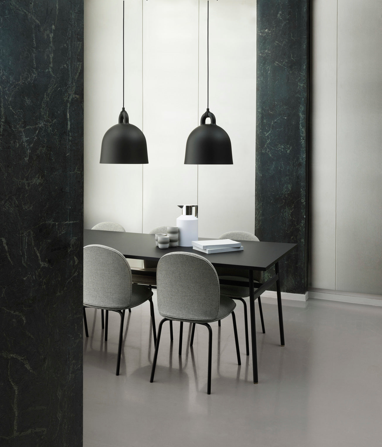 Ace chair black base