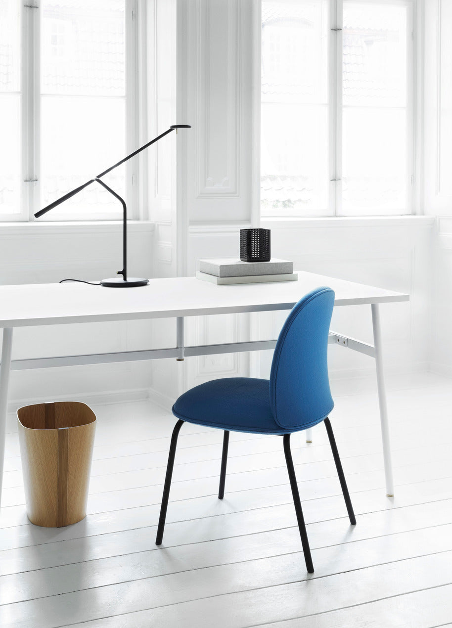 Ace chair black base