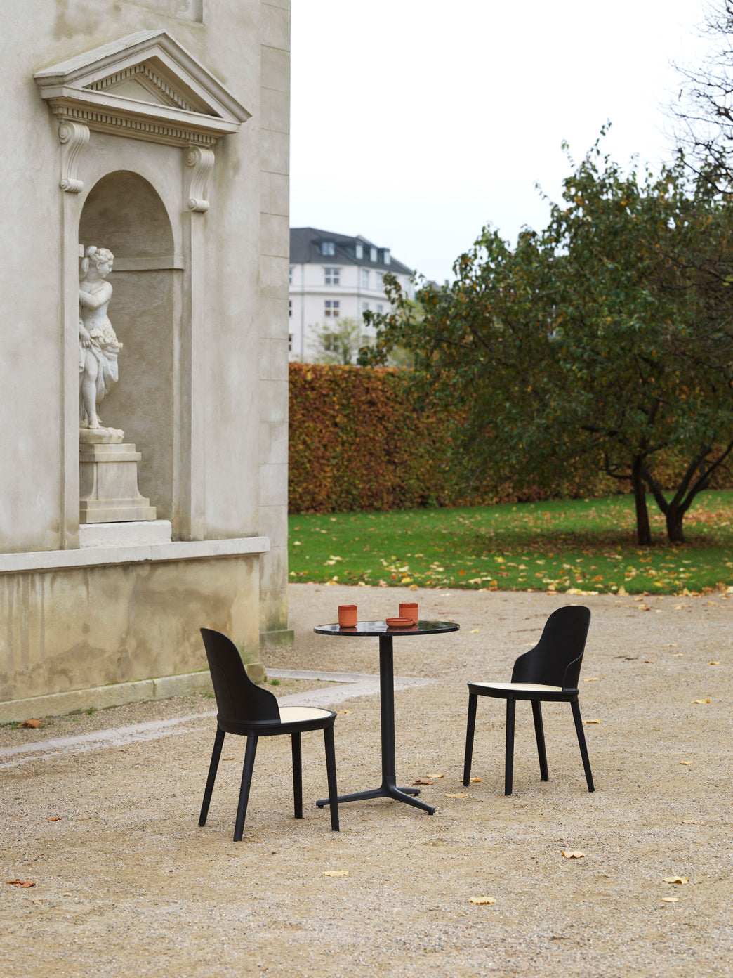 Allez PP chair warm gray with Ultra leather upholstery