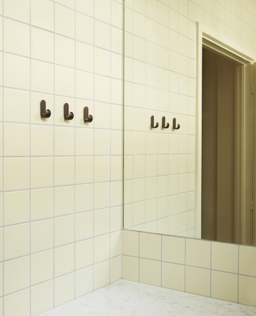Set von CURVE Kleiderhaken matt braun