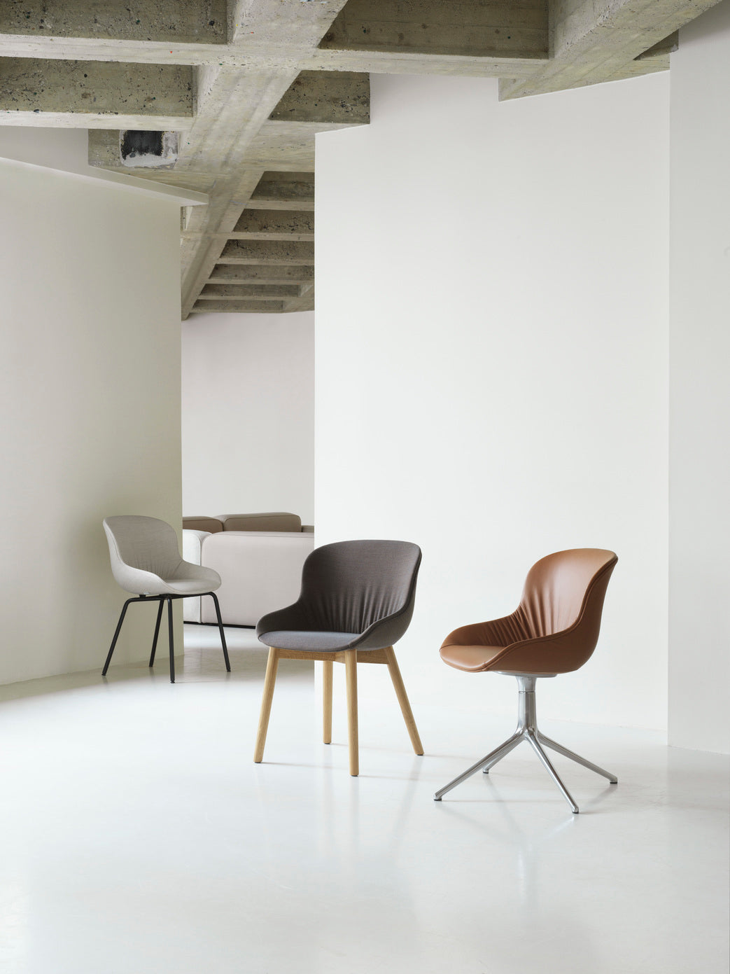 Krzesło tapicerowane HYG COMFORT z naturalną dębową podstawą