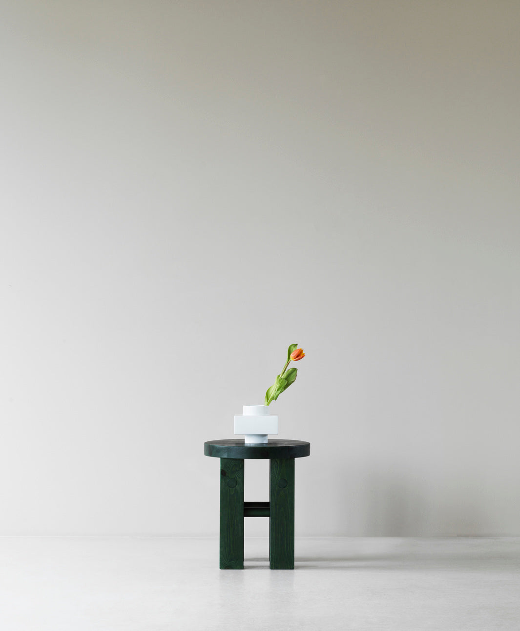 Fyr dark brown stool