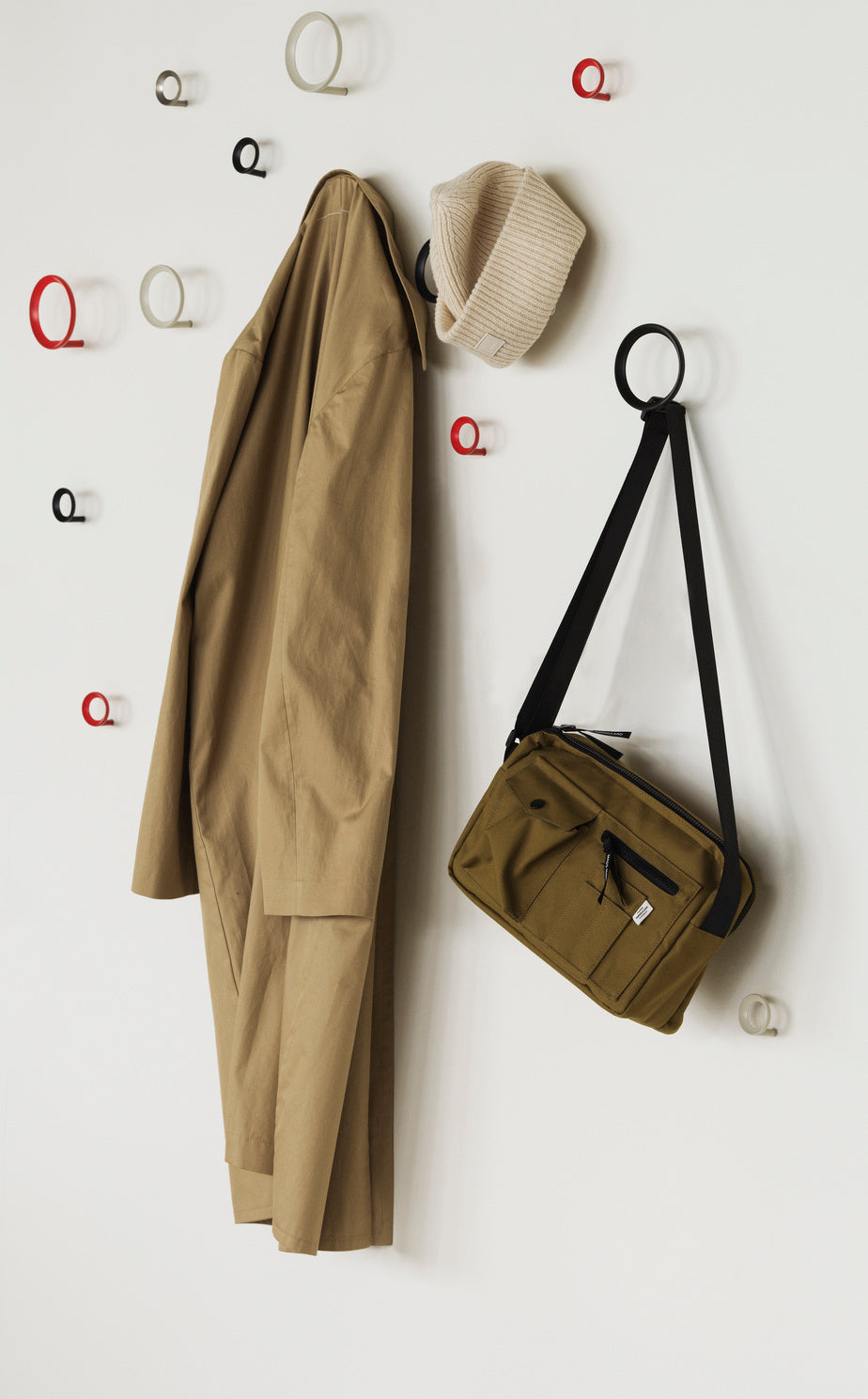 LOOP coat rack red