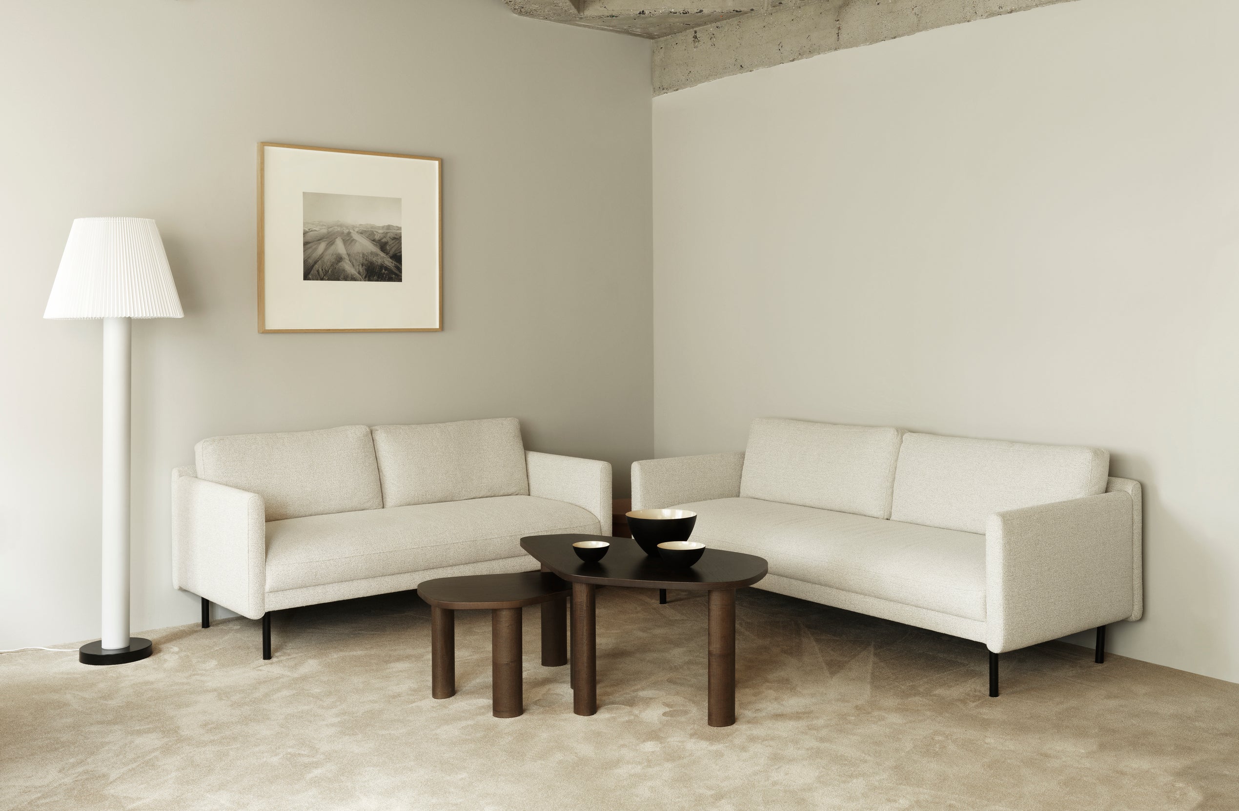 Sculp Couchtisch gefärbt Asche