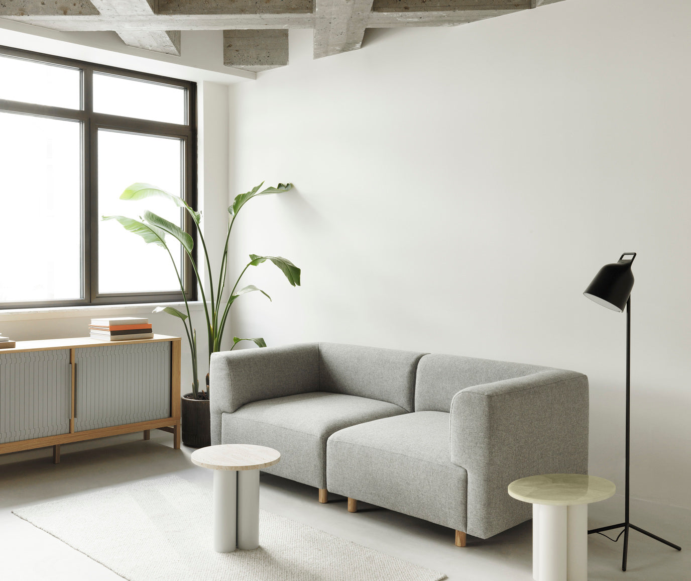 Puf upholstered redo oak base