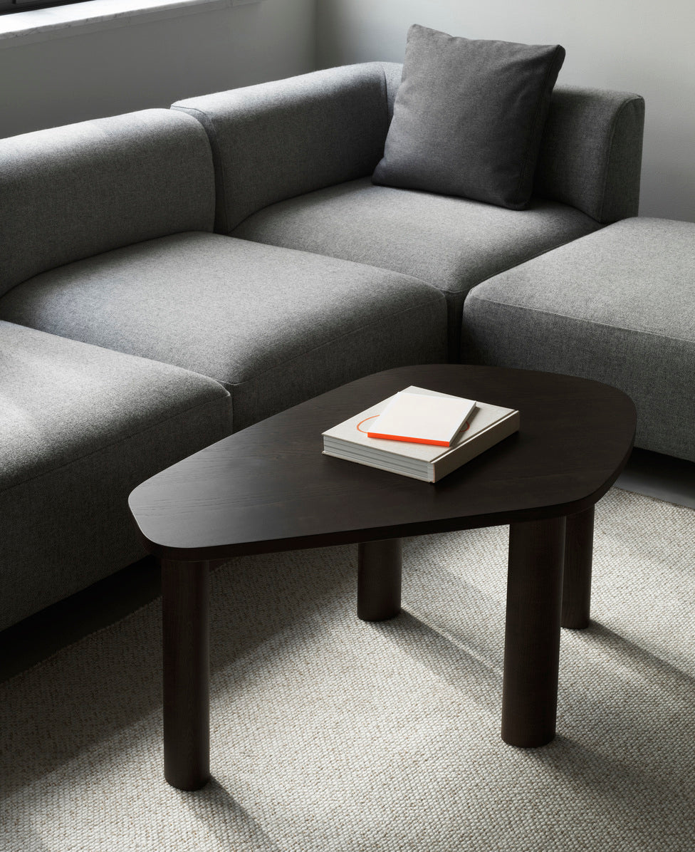 Sculp Couchtisch gefärbt Asche