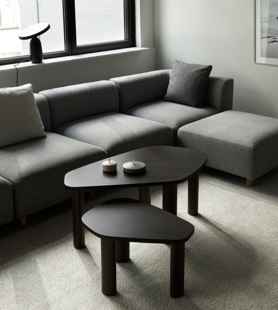 Sculp Couchtisch gefärbt Asche