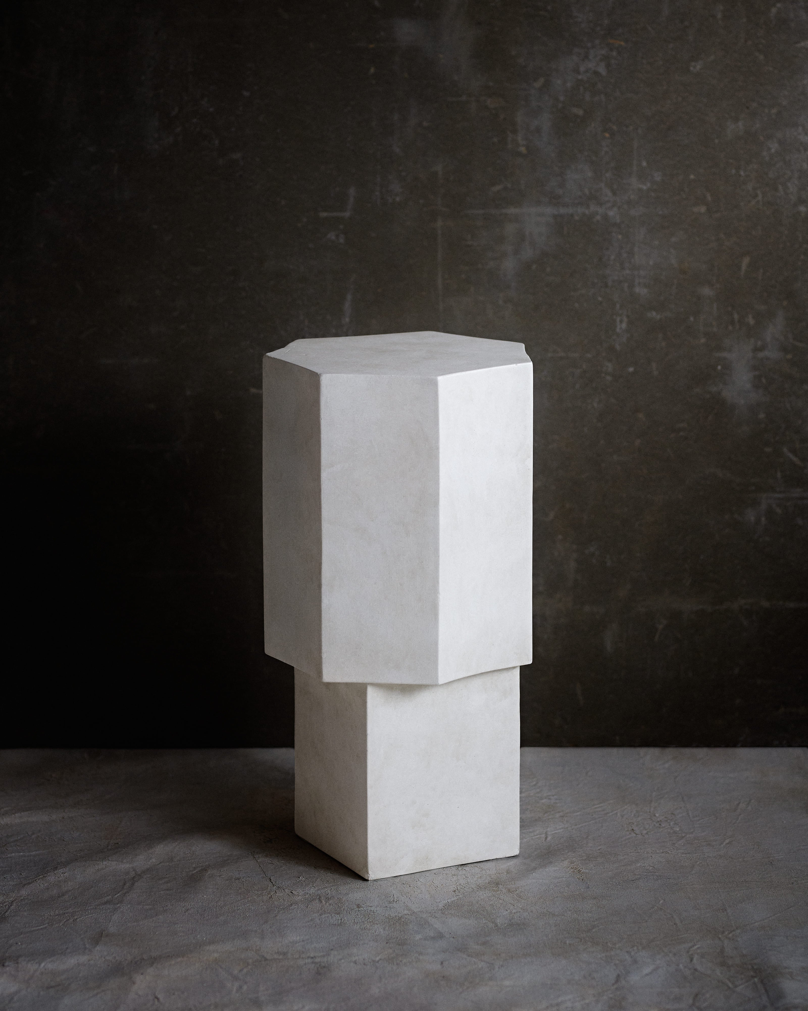 Stolik boczny QUARTZ beżowy beton