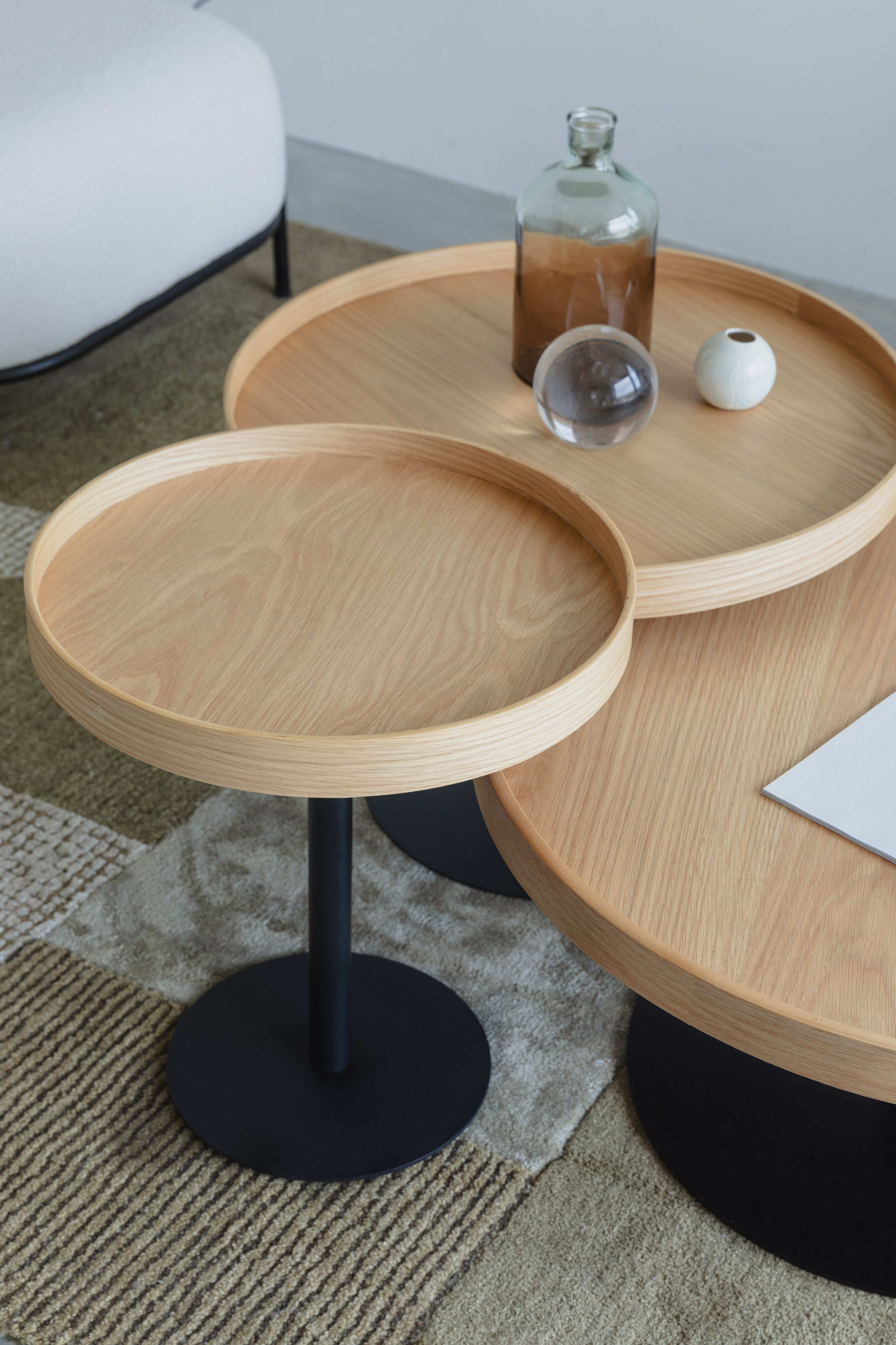 Yuri table oak veneer