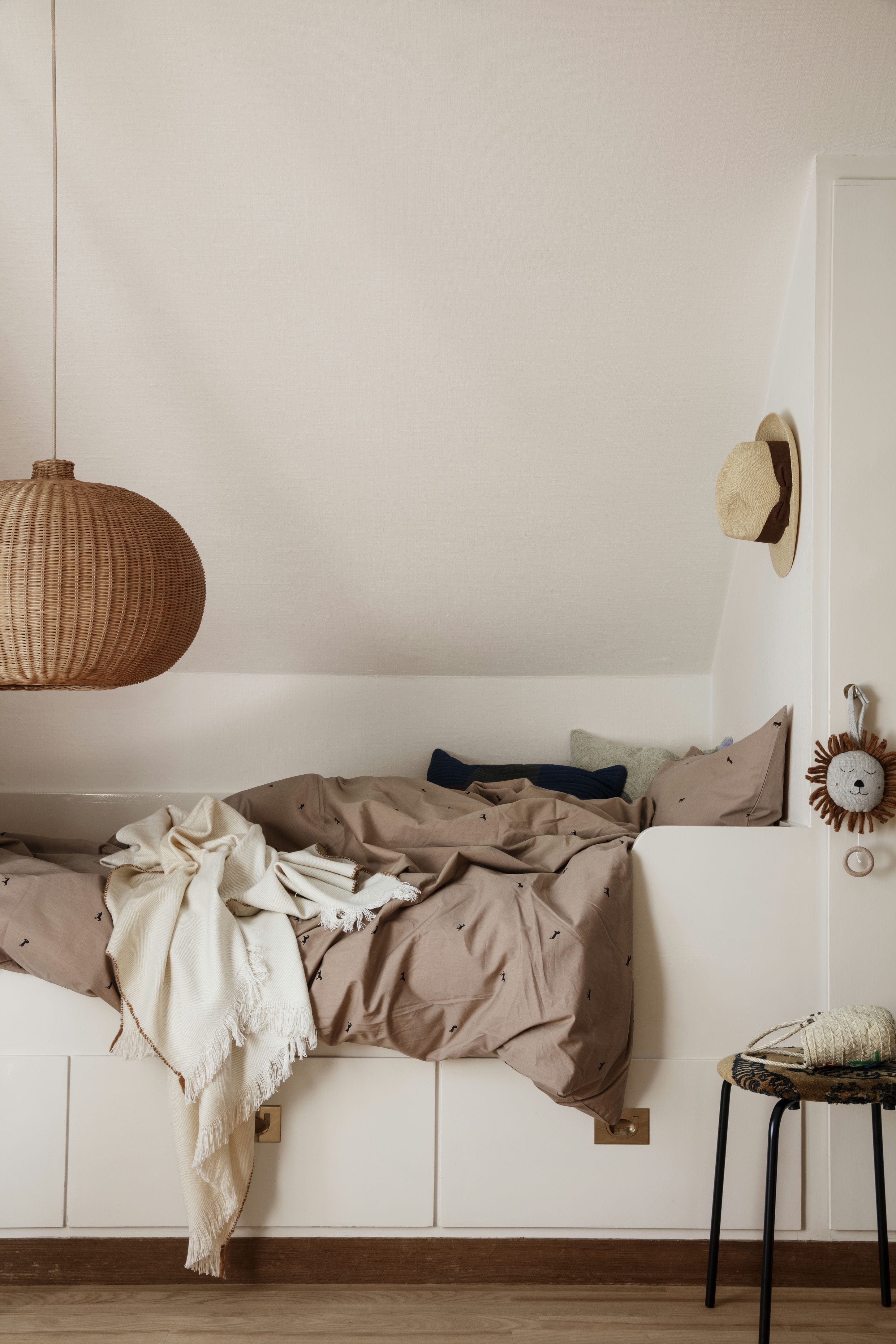 Braided Belly Rattan lampshade