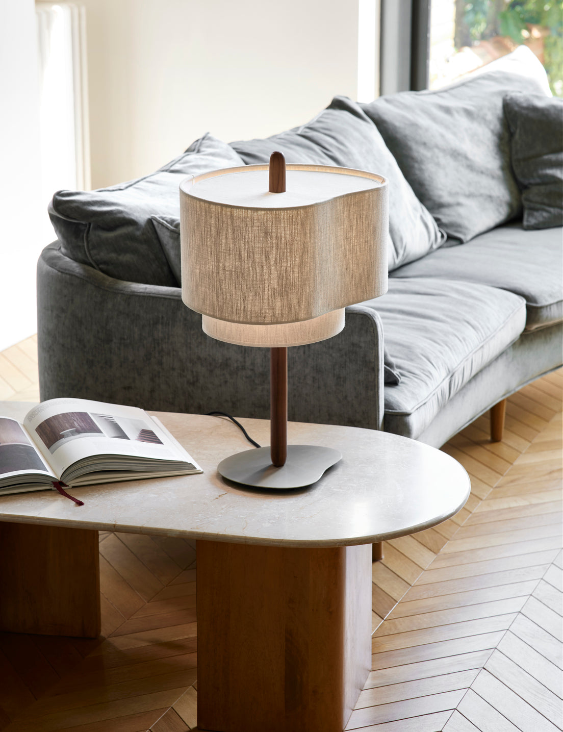 Lampa stołowa PEBBLE kremowy Market Set    Eye on Design
