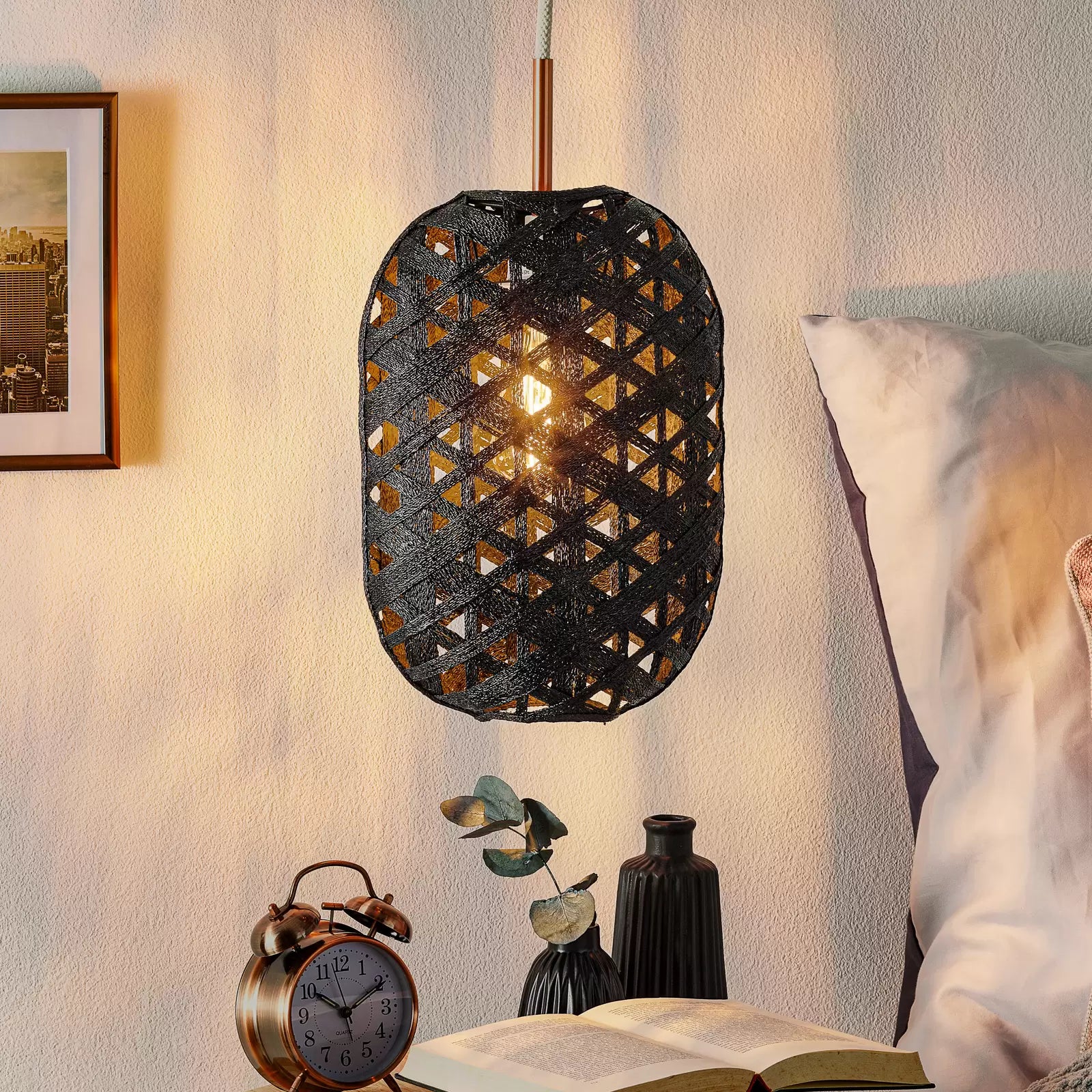 Black capsule hanging lamp