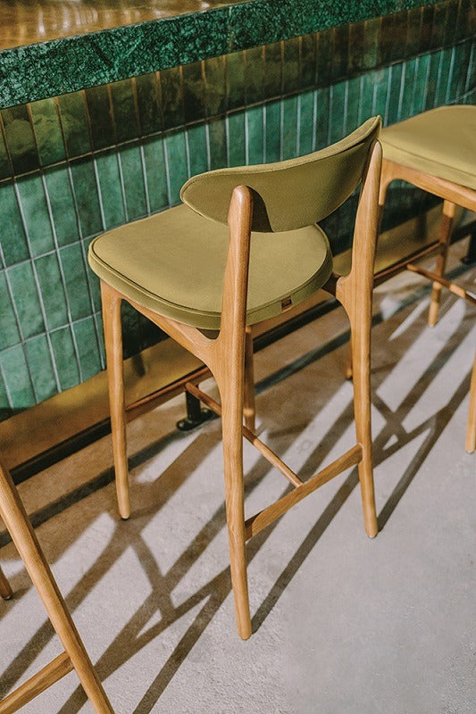 Krzesło barowe 200-190 zielony w tkaninie Boucle Bottle Green 366 concept    Eye on Design