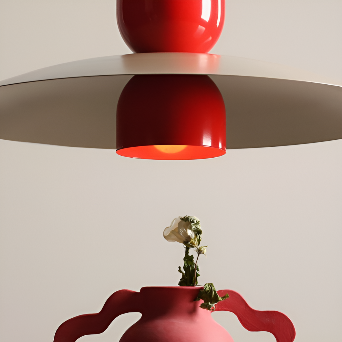 Lampa wisząca NUTTA beżowy z czerwonym