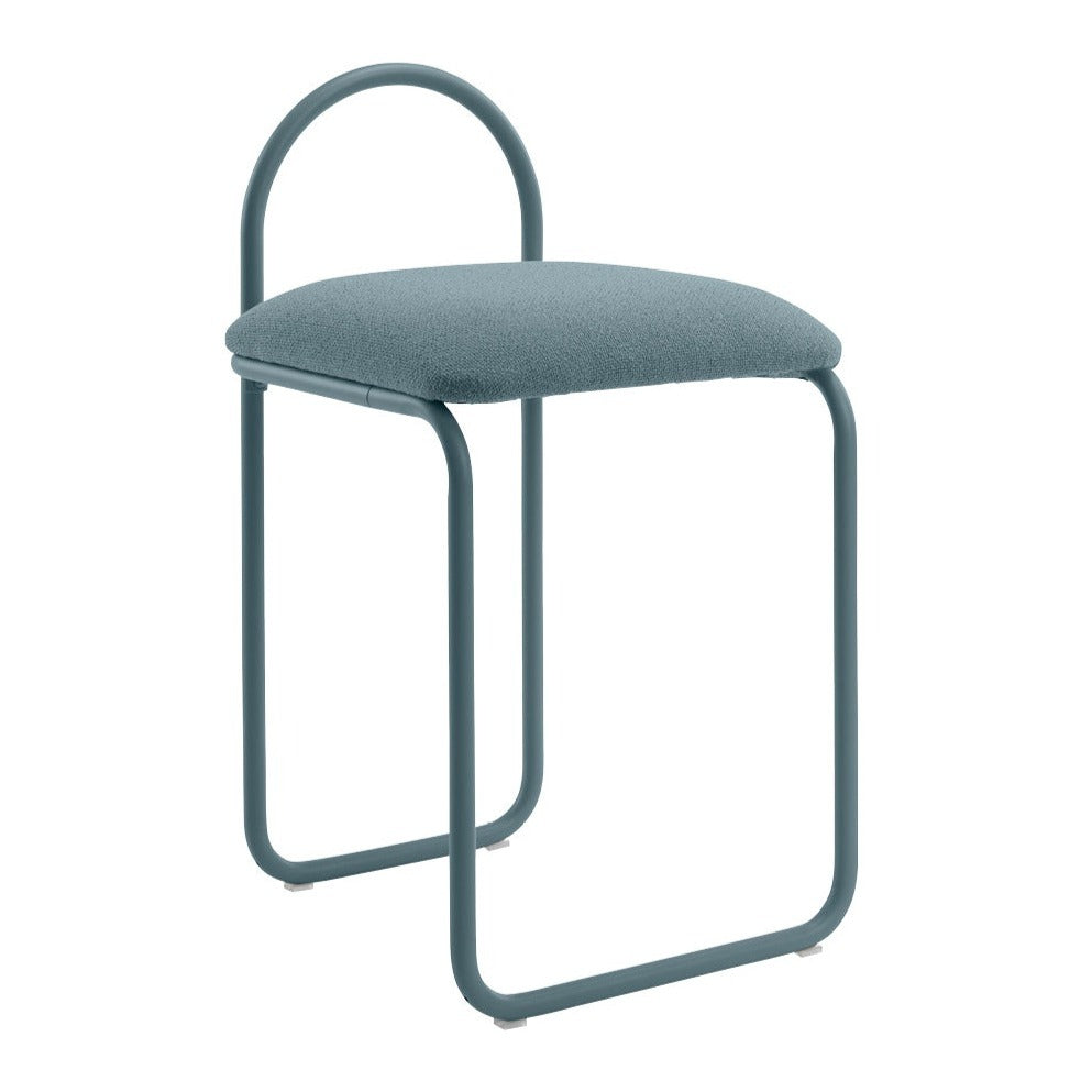 Krzesło z tkaniną boucle ANGUI niebieski AYTM    Eye on Design