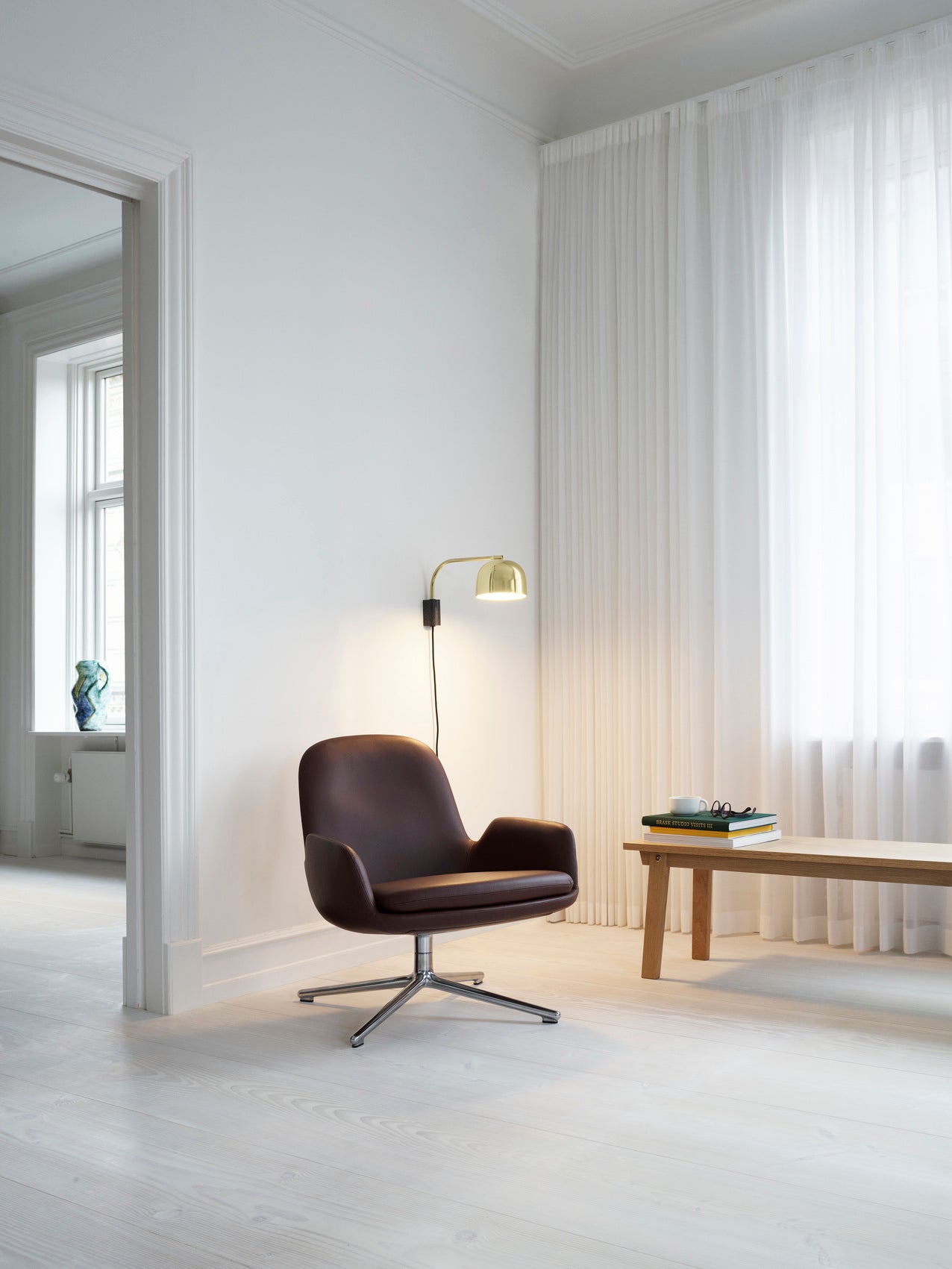 Swivel chair era low black base