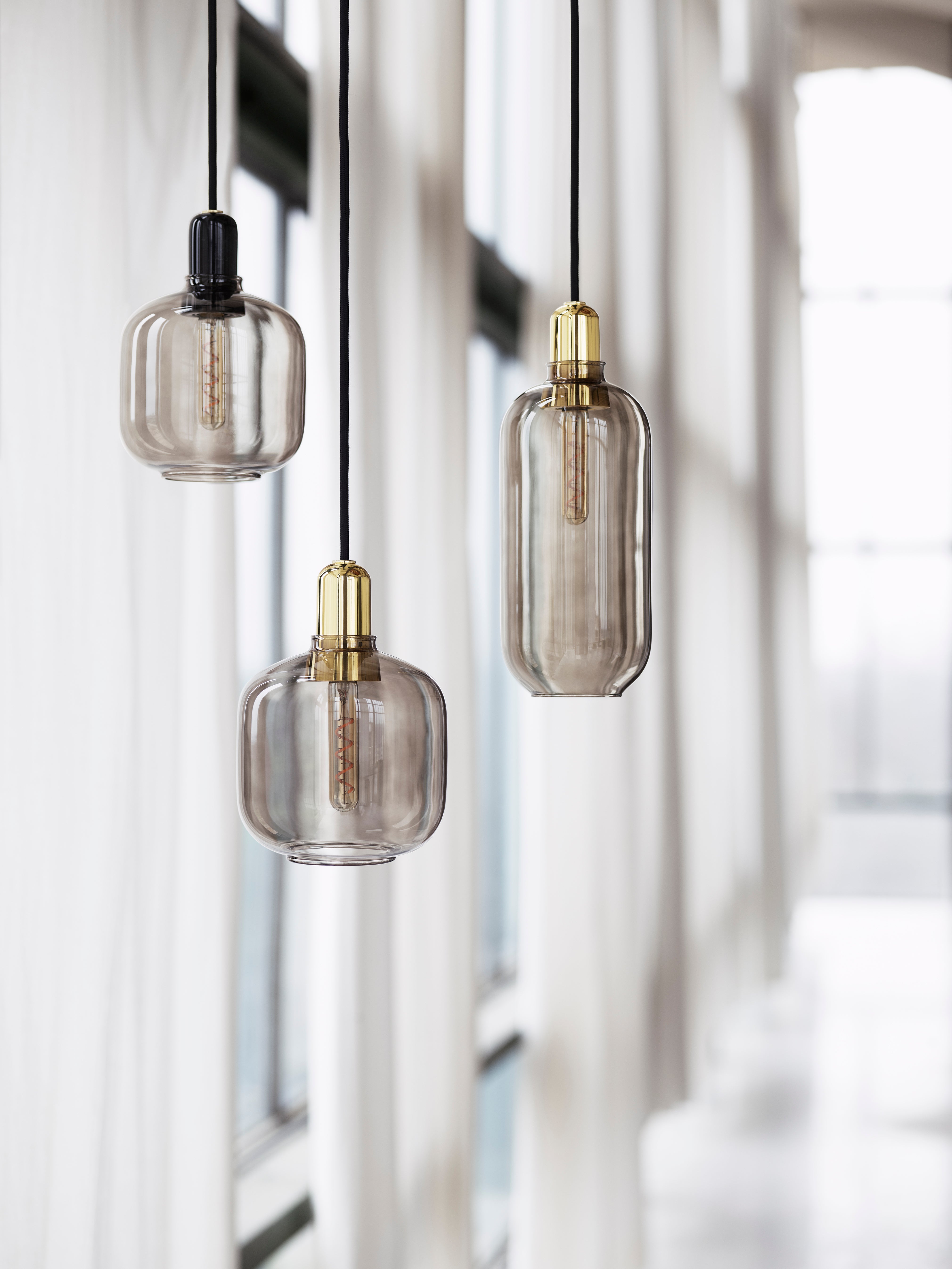 AMP Pendelleuchte Rauchglas mit Goldfinish