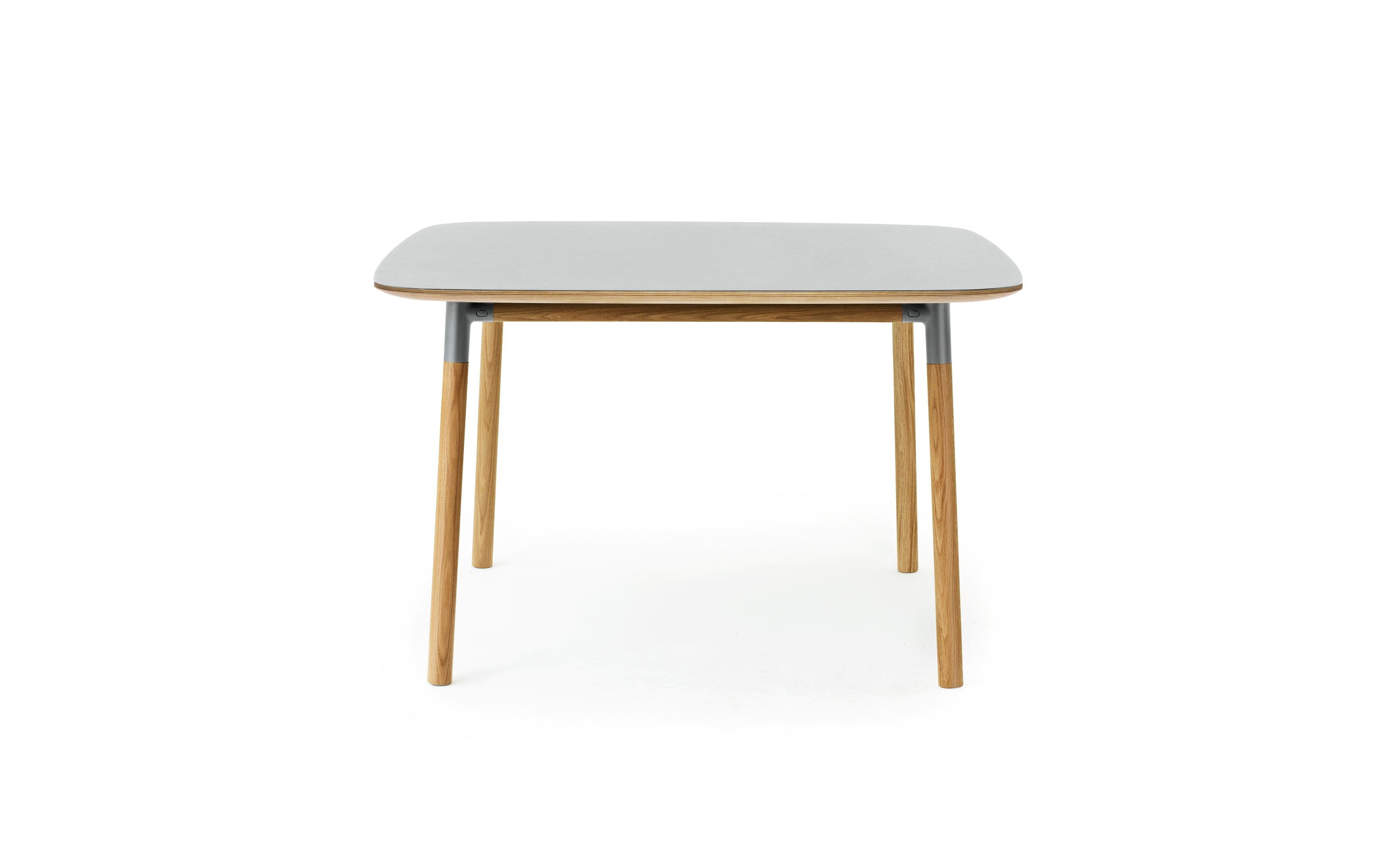 Form table gray top with an oak base