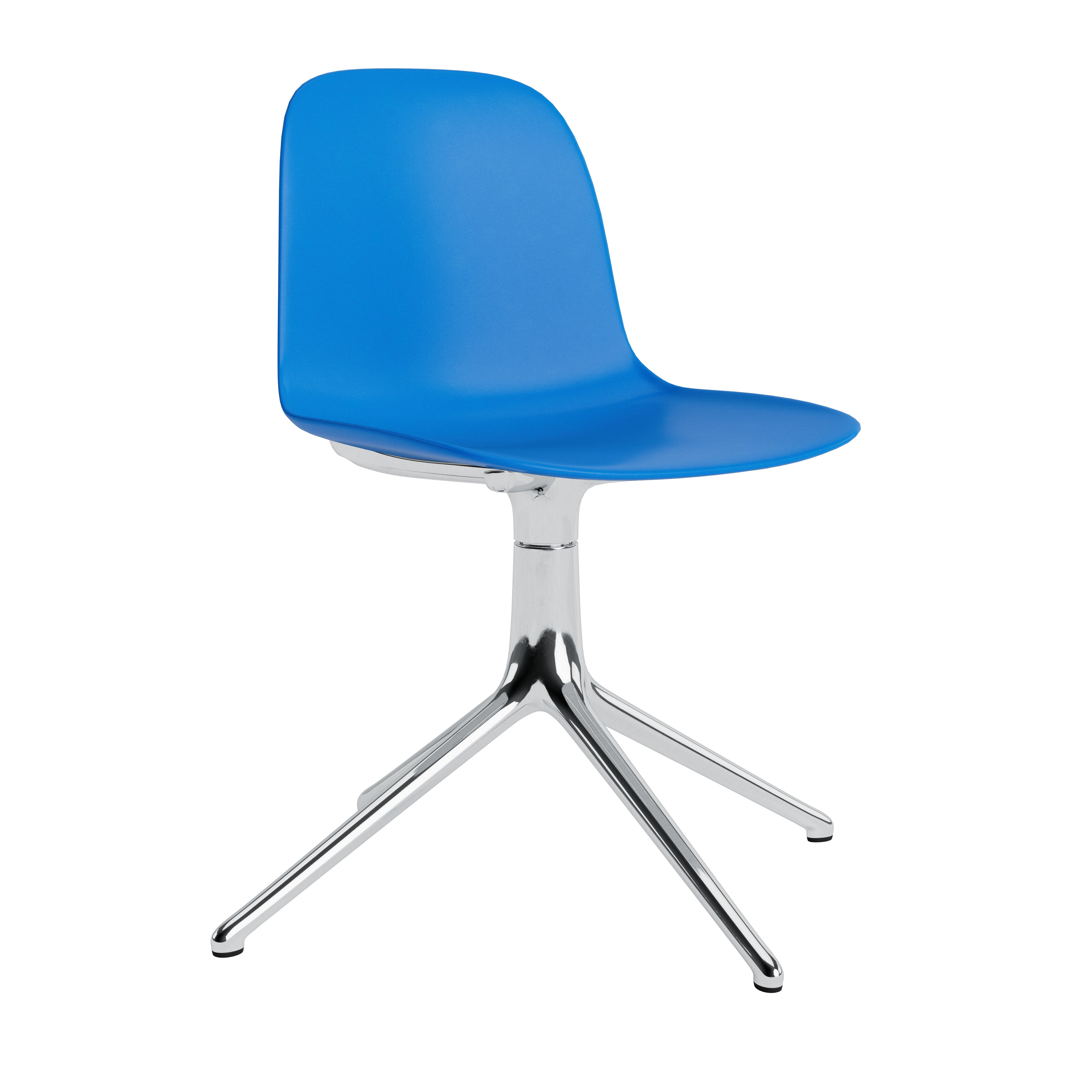 Blue 4L office chair with an aluminum base