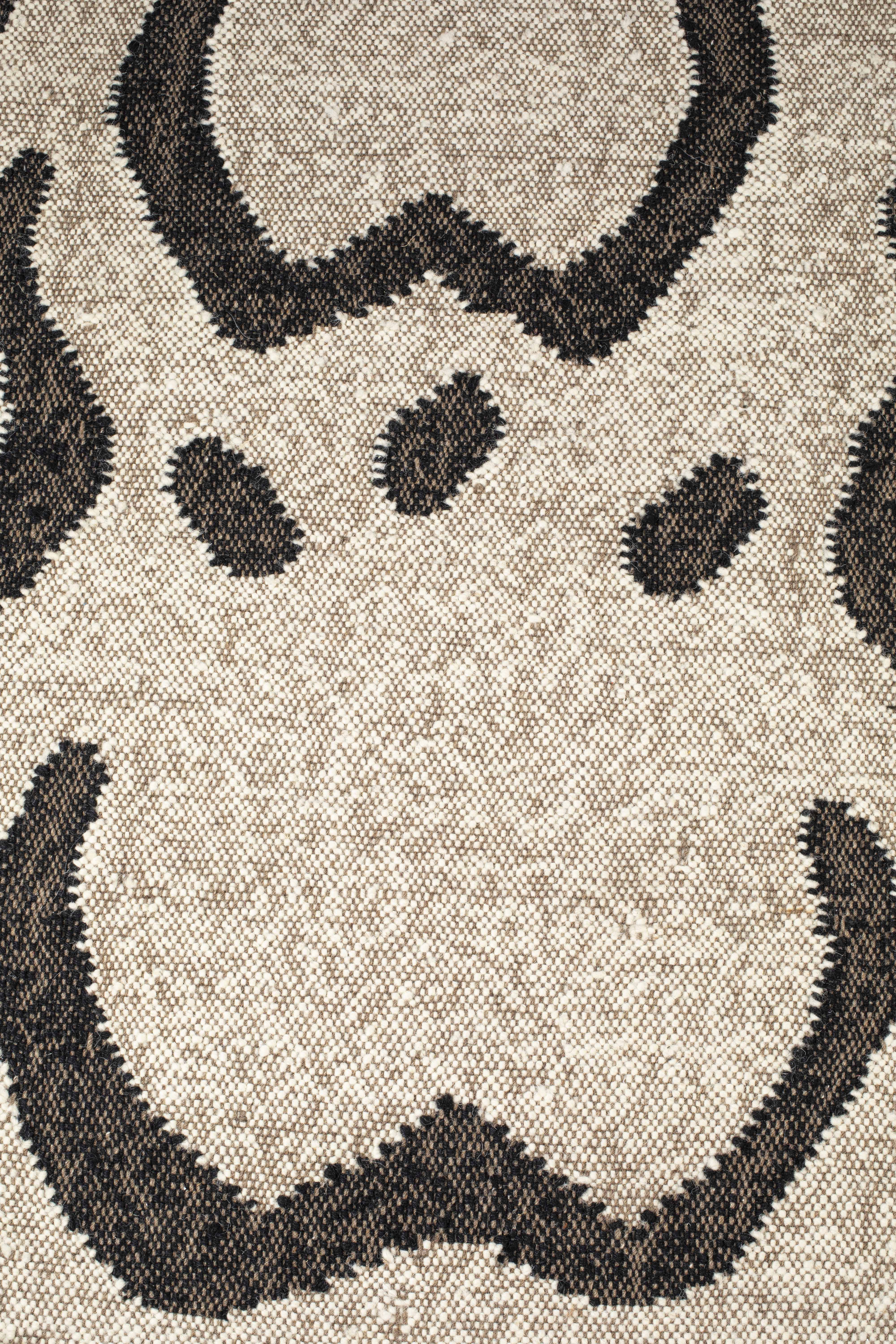 Ayaan Carpet 170X240 Dutchbone    Eye on Design