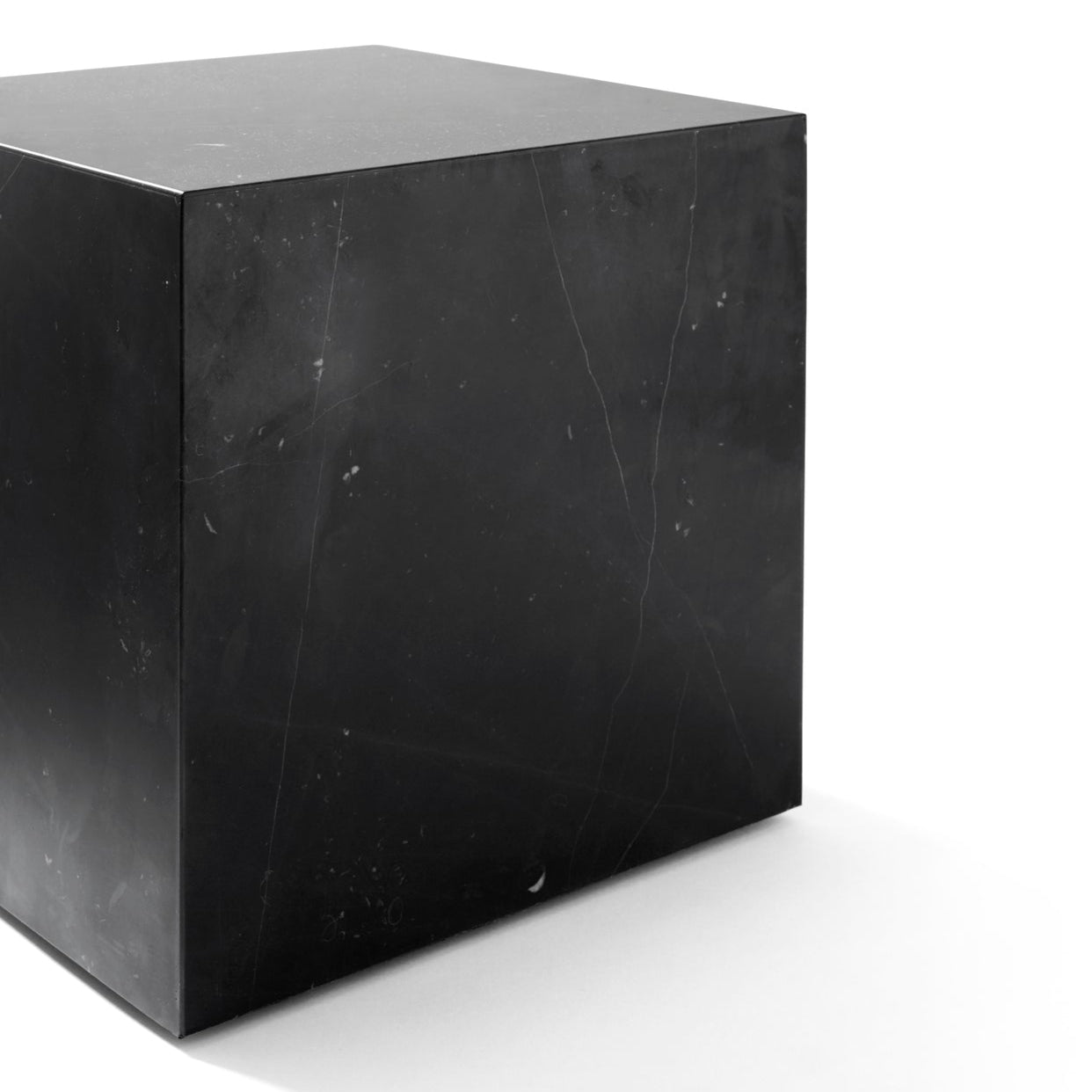 Stolik boczny PLINTH CUBIC czarny marmur