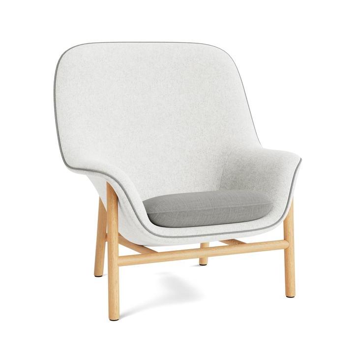 Fotel DRAPE HIGH z dębową podstawą