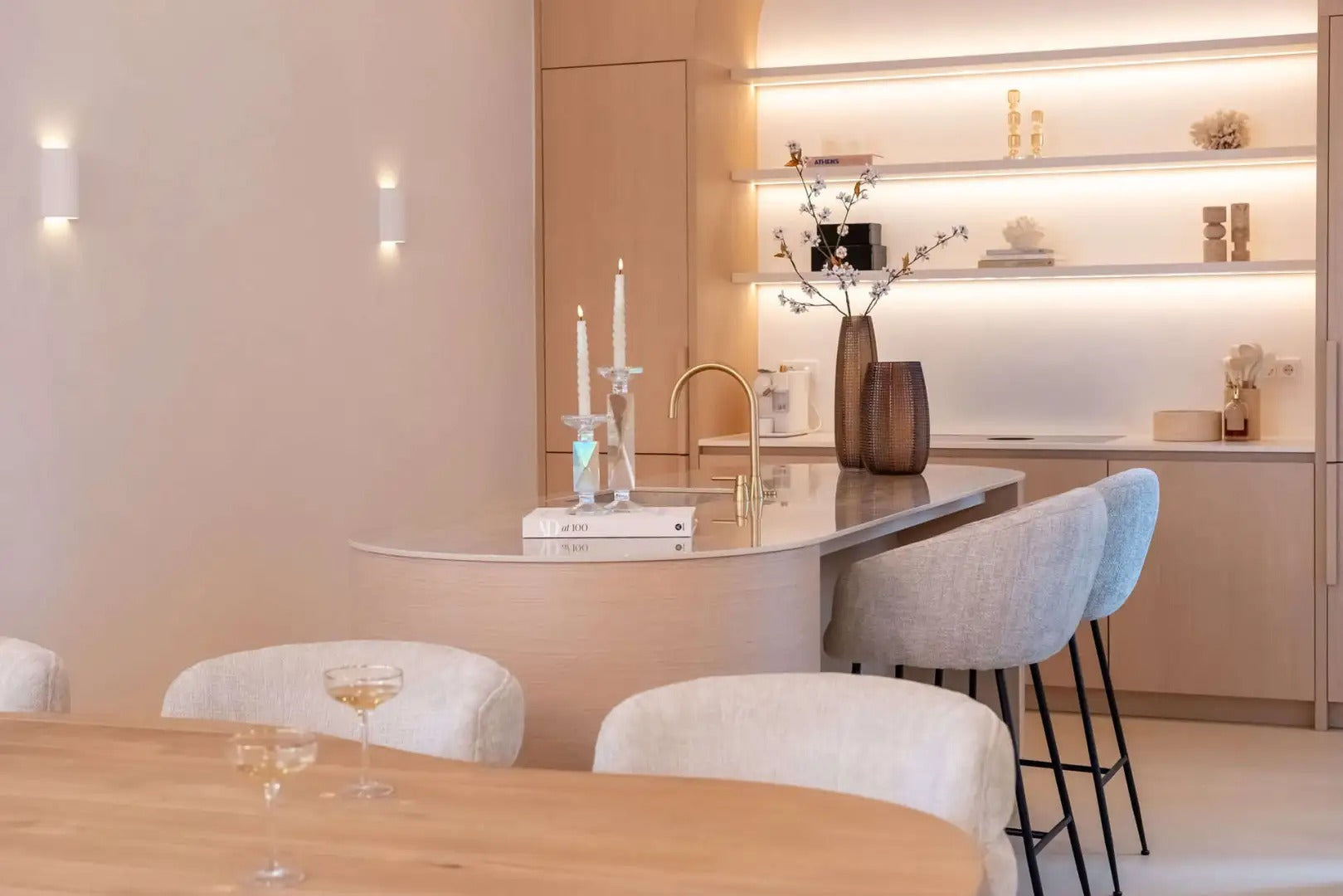 FICTUS Beige Oval Table
