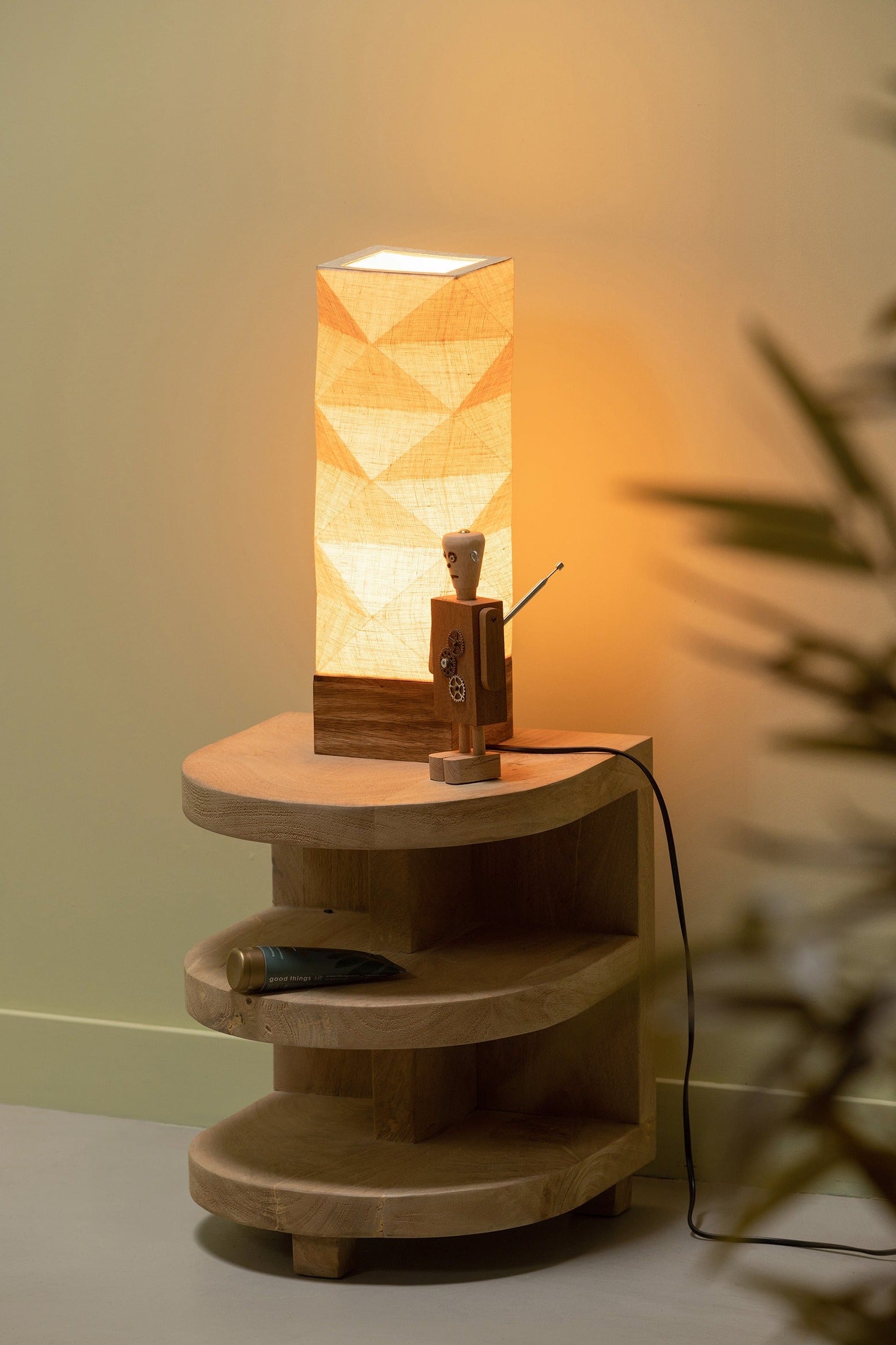 Lampa stołowa BRETT papierowy klosz Woood Exclusive    Eye on Design