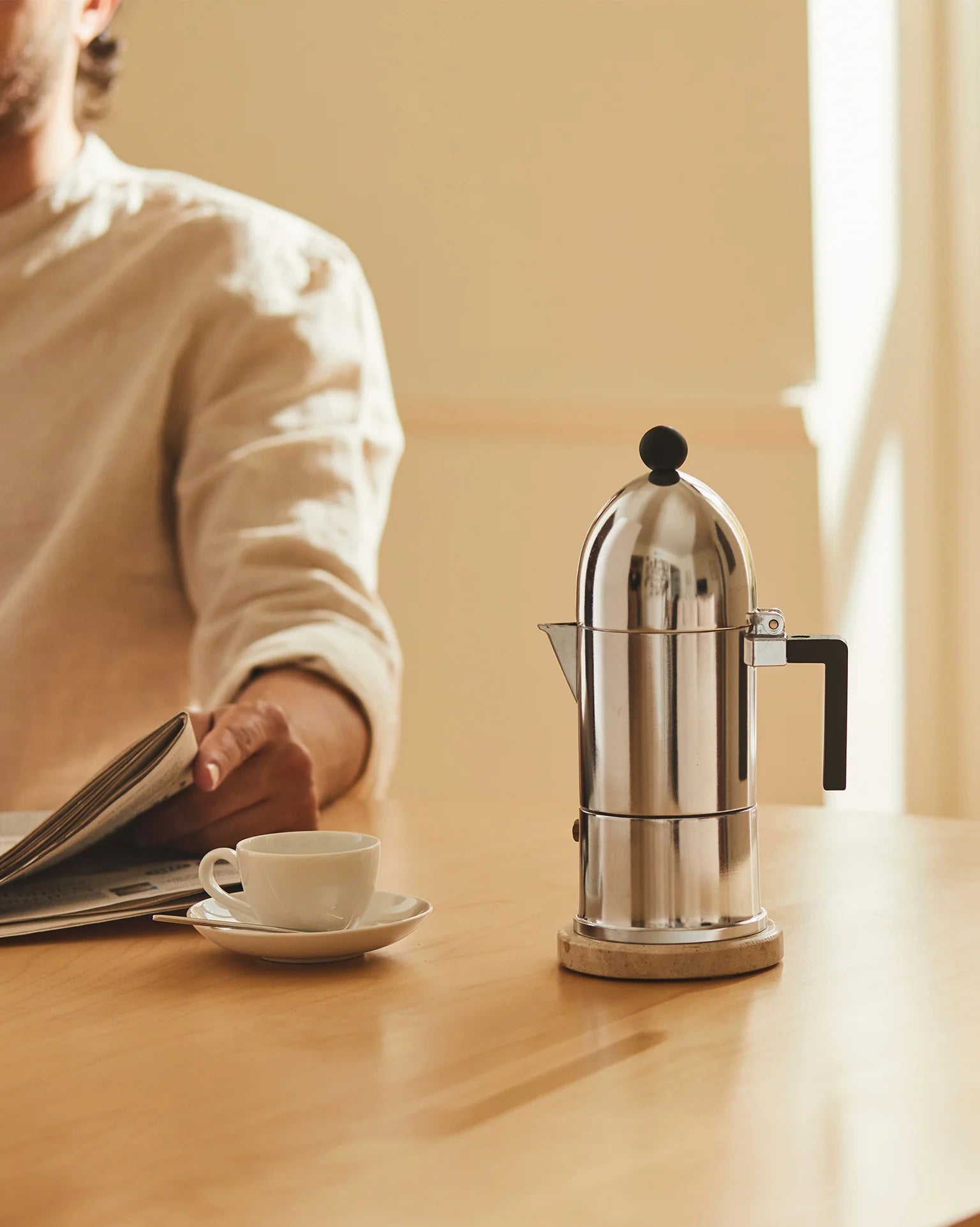 Silberne la cupola kaffeemaschine mit schwarz