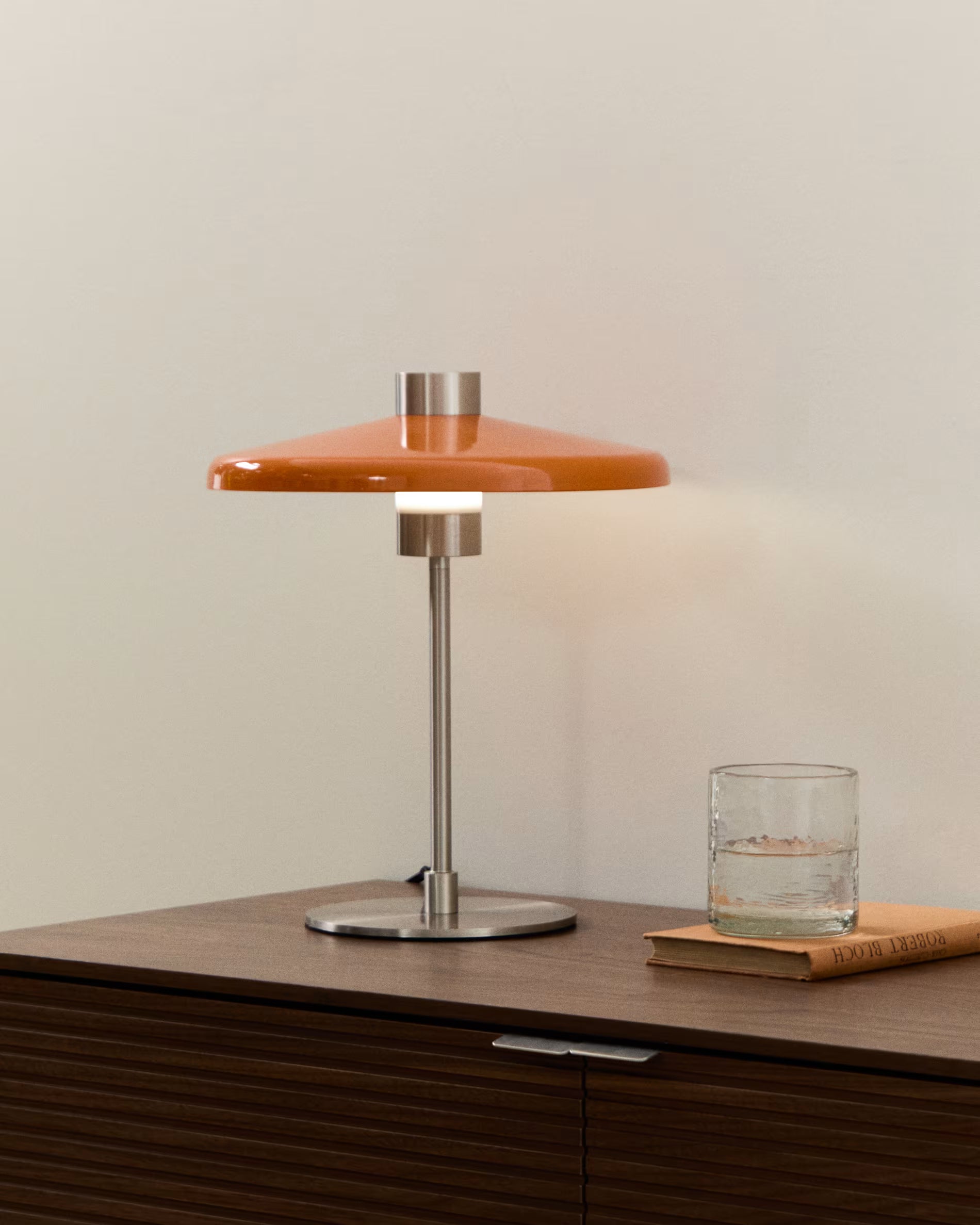 Lampa stołowa NUVIRA pomarańczowy ze srebrną podstawą
