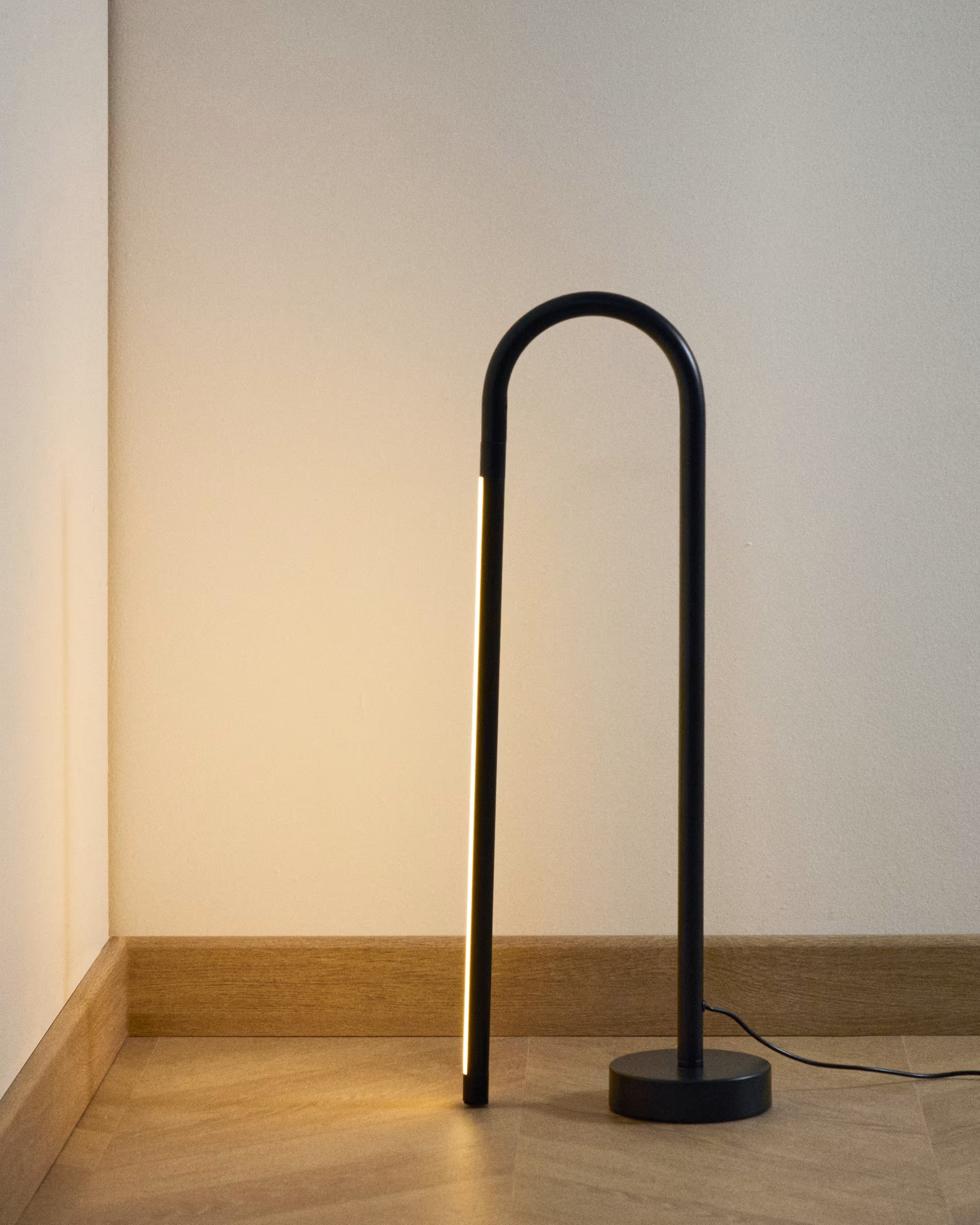 Lampa stołowa BOW czarny