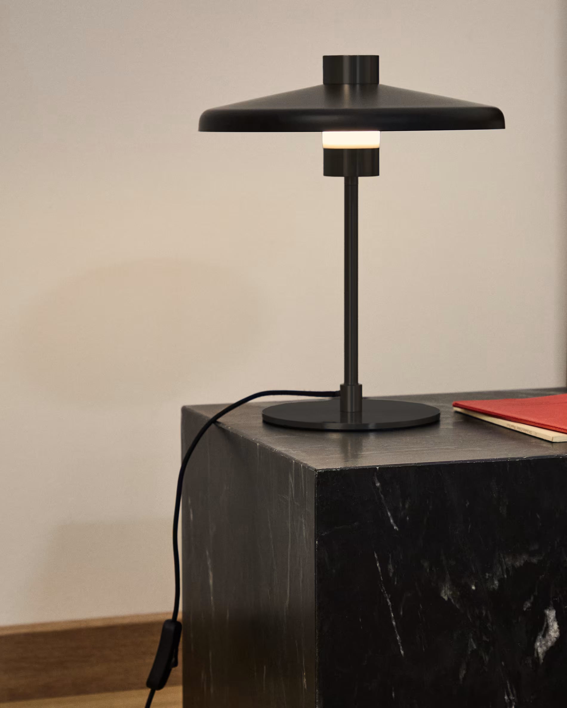Tischlampe NUVIRA schwarz