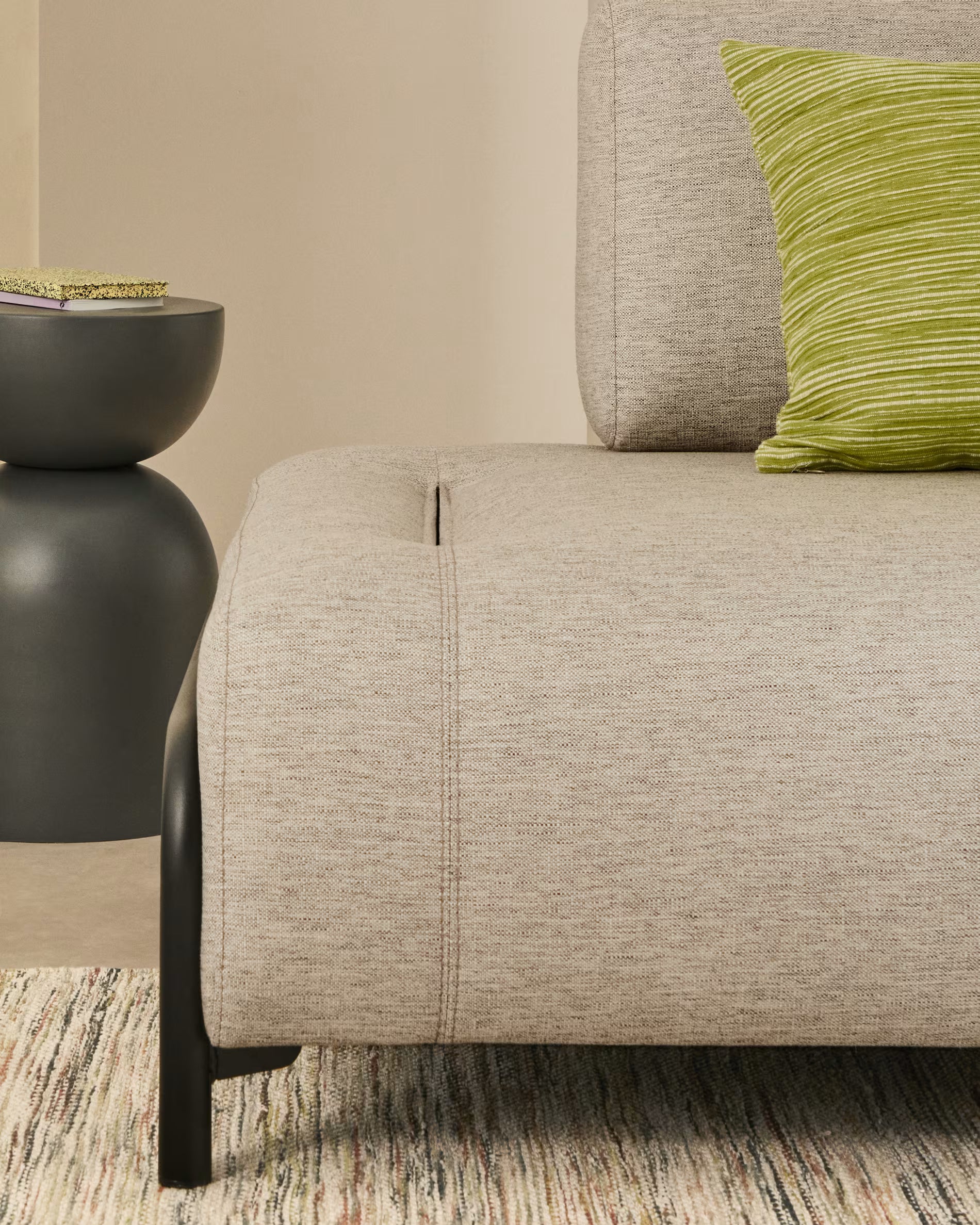 Sofa modułowa 2-osobowa COMPO szarobeżowy z czarną podstawą
