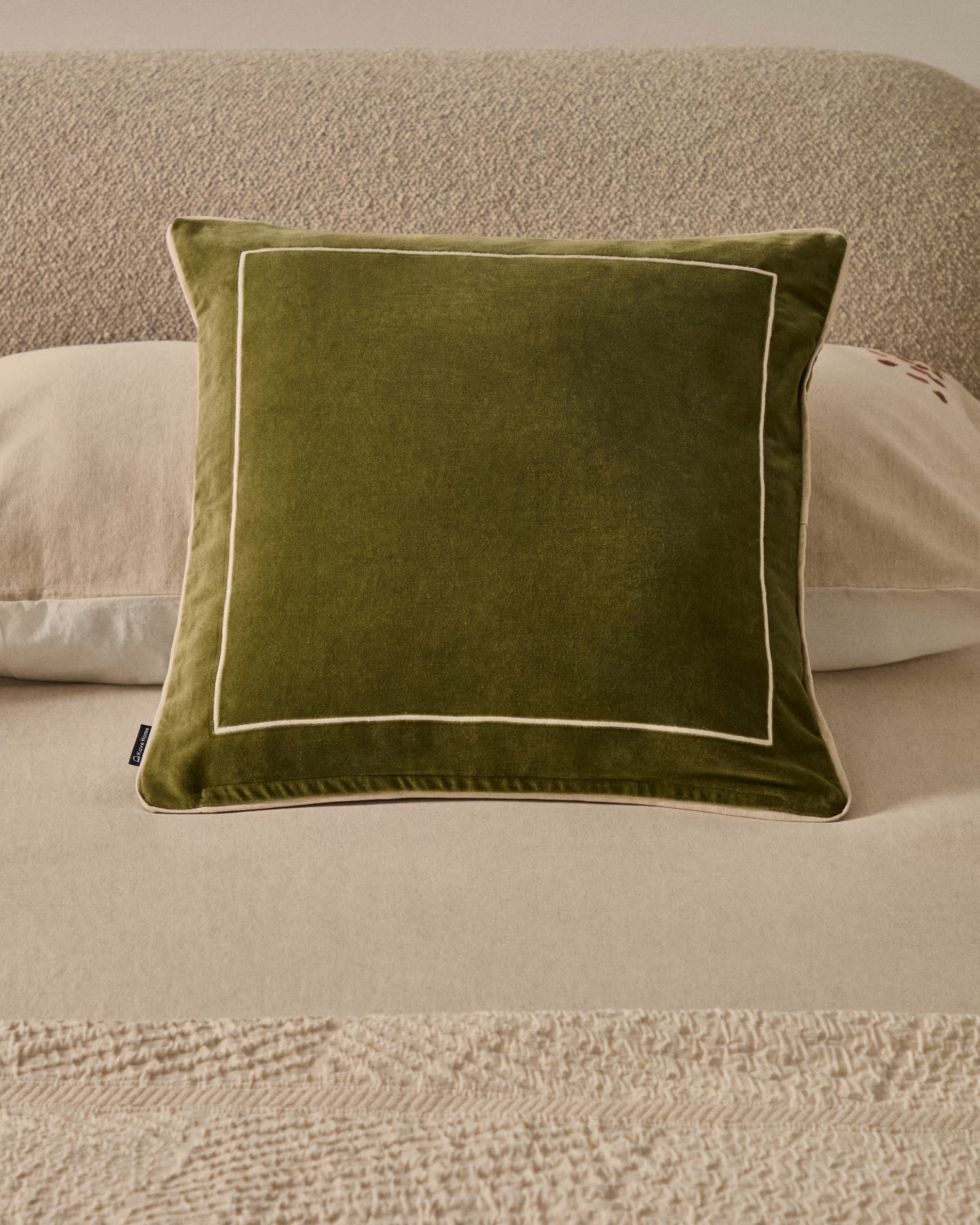 TIVANI cushion cover green with cream piping