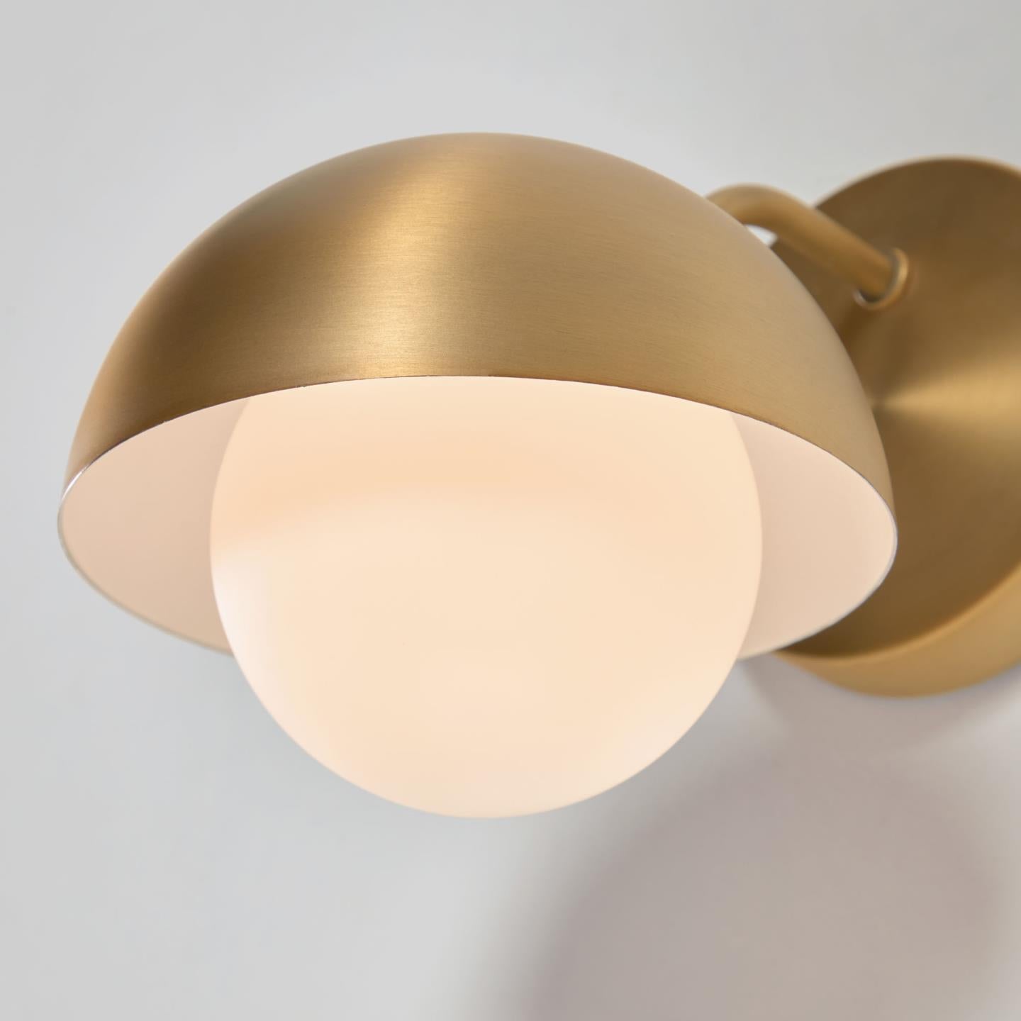 Lampa ścienna LONELA mosiężny La Forma    Eye on Design