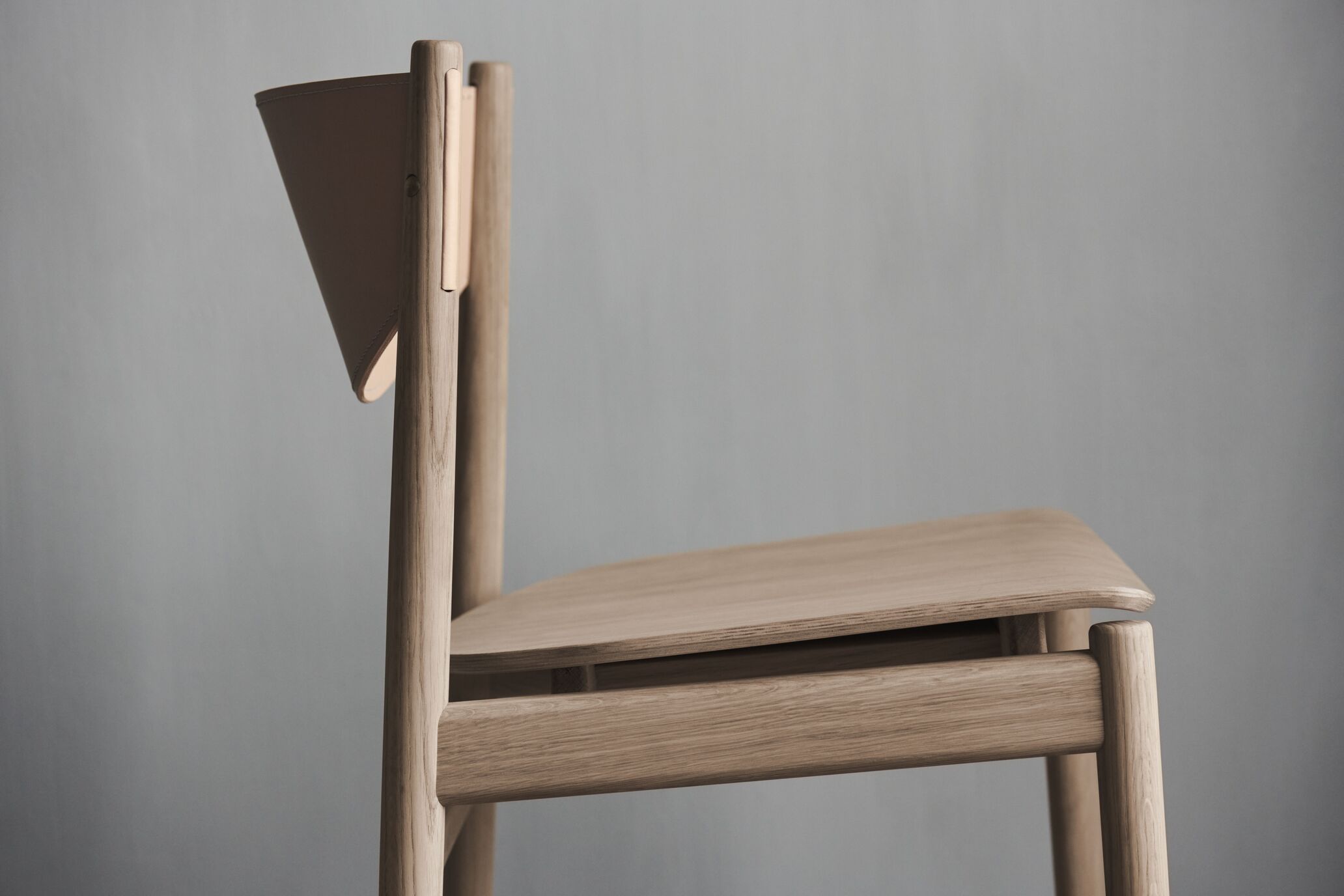 Apelle chair bleached oak wood