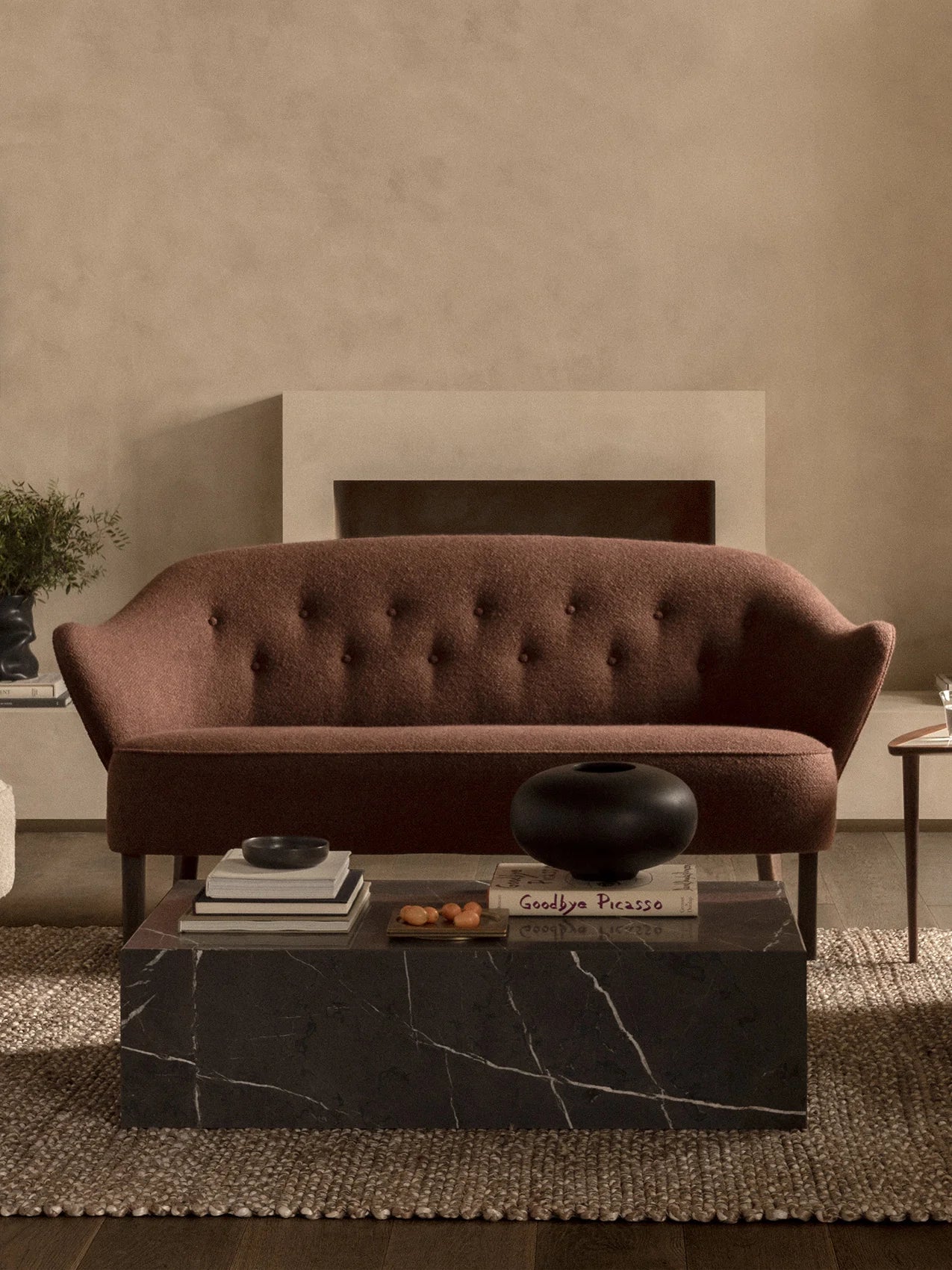 Sofa INGEBORG beige Schafsleder mit Eichenbasis [Julia]
