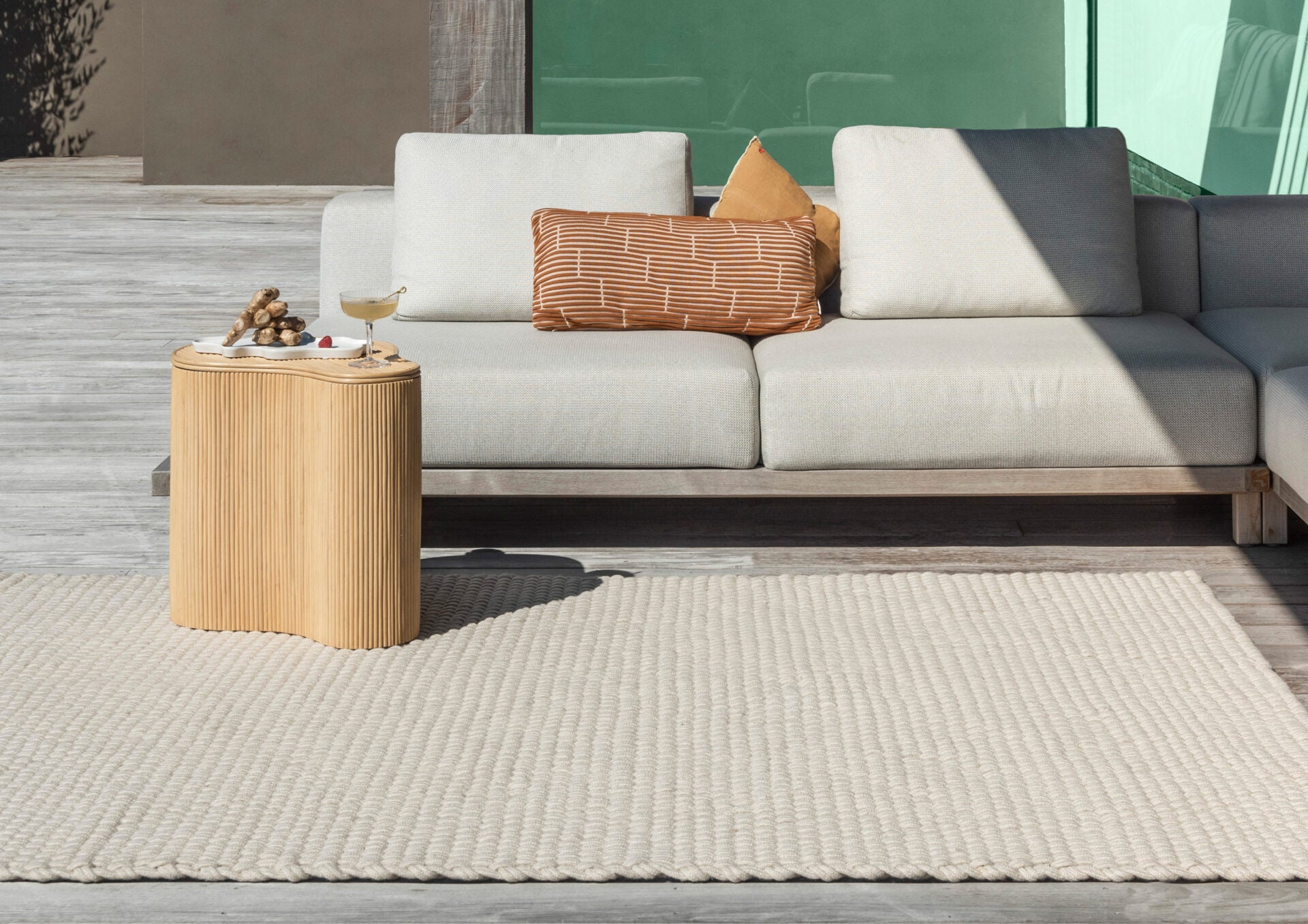 LACE beige external rug