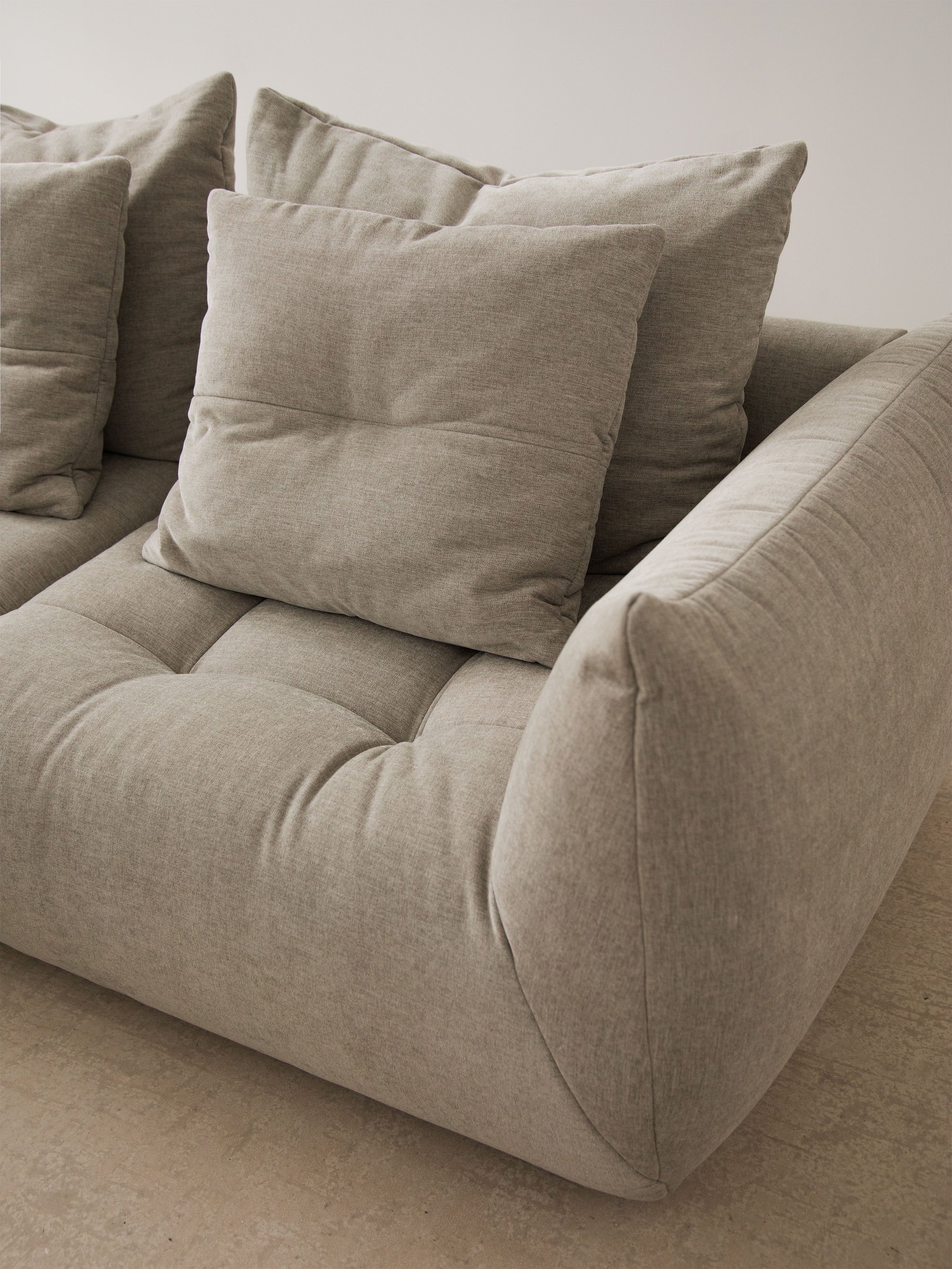 Modulares linke Ecksofa, "Bloom", 3 Sitze, Grau, 316x216x95
In Europa gemacht