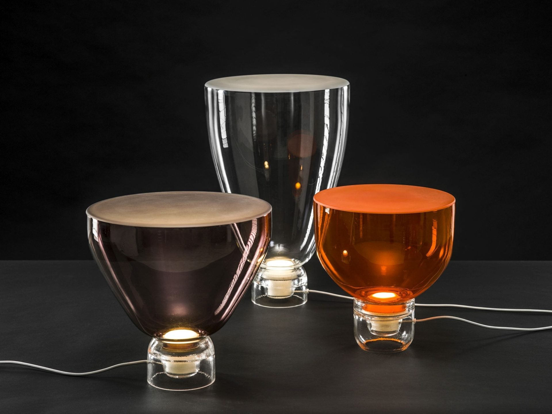 Lichtlinie -Tischlampe glänzende Basis