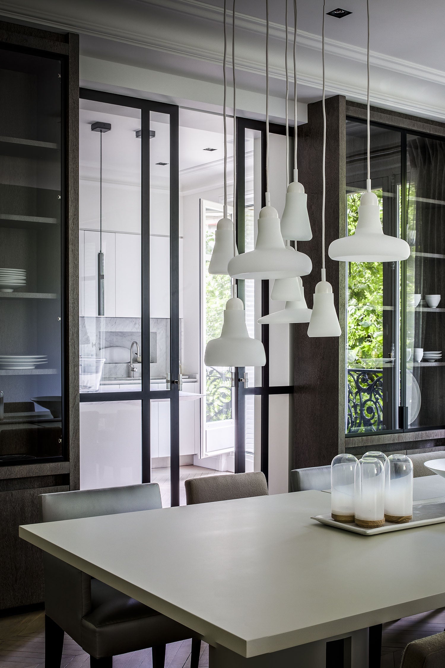 Shadows PC894 Matte glass hanging lamp