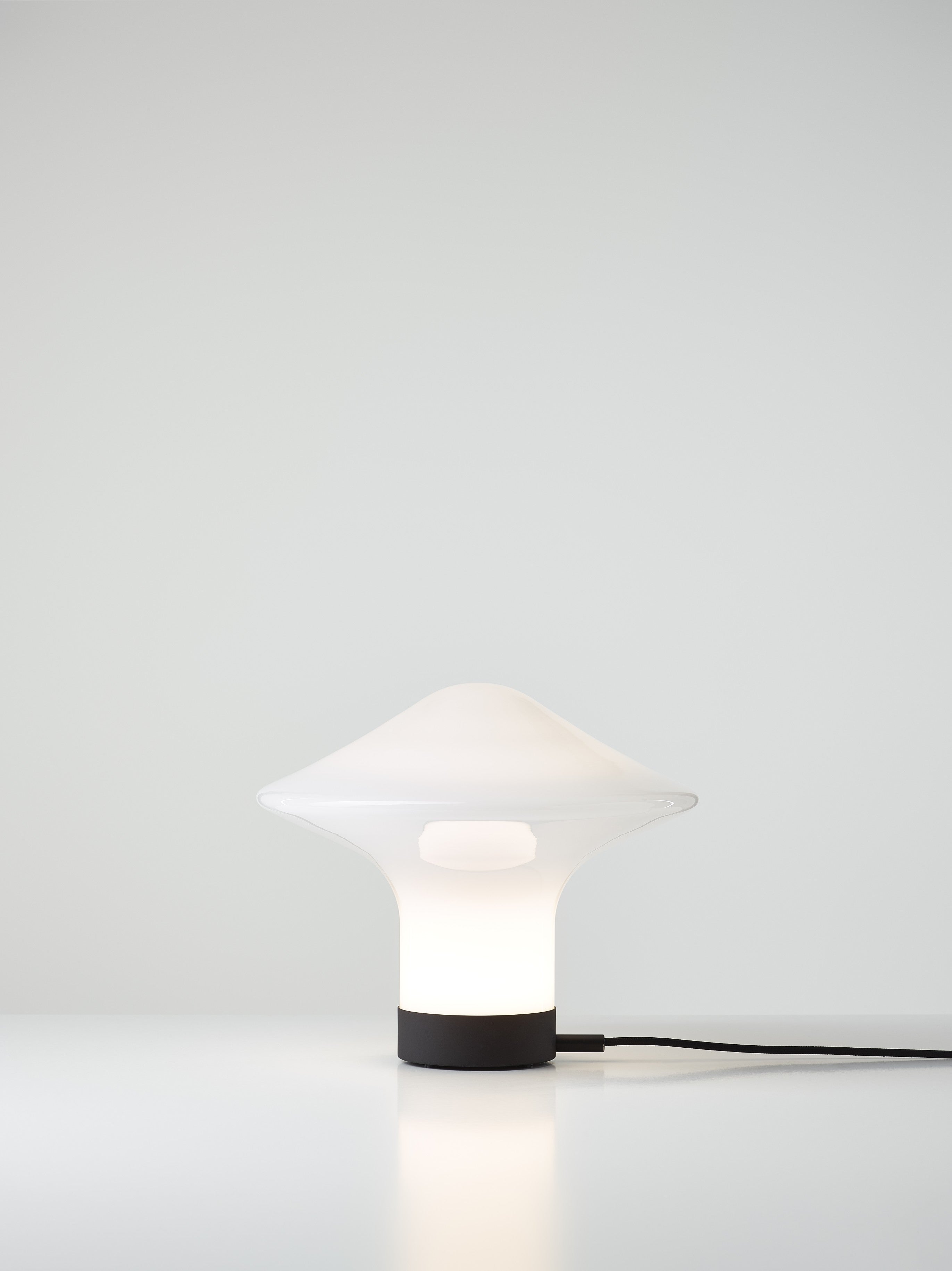 TROTTEL TABLE LAMP INFORMATED GLASS