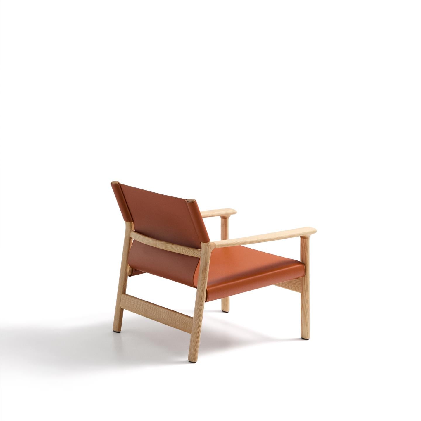 JAN armchair in light brown recycled leather with ash wood