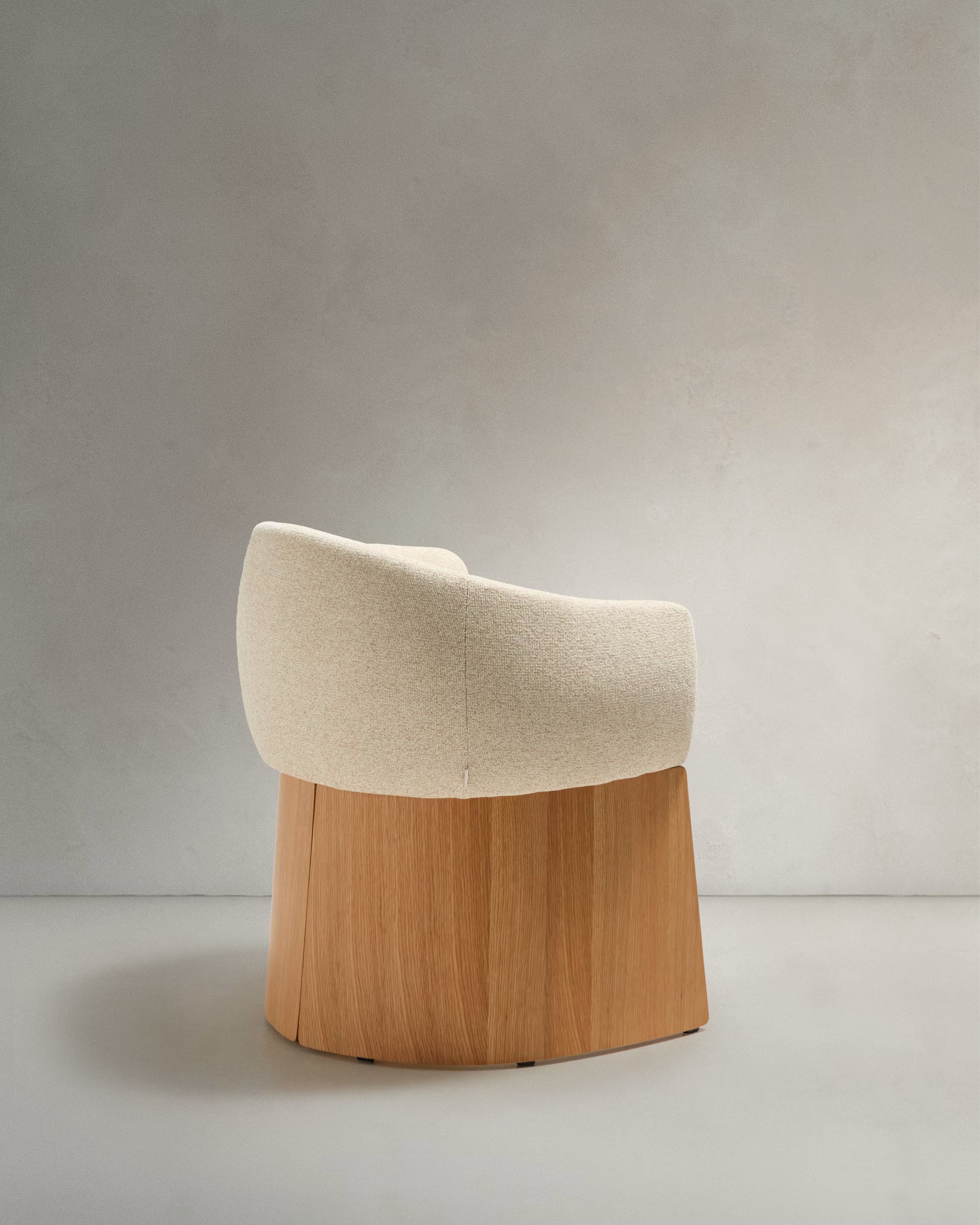 Stuhl BOSCA beige Chenille mit Eichenfurnierbasis