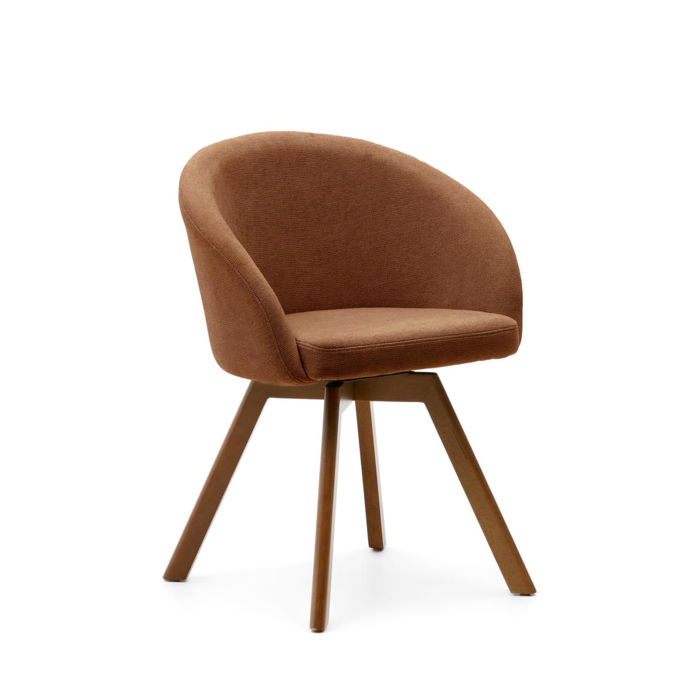 Krzesło obrotowe MARVIN brązowy szenil z orzechową podstawą La Forma    Eye on Design