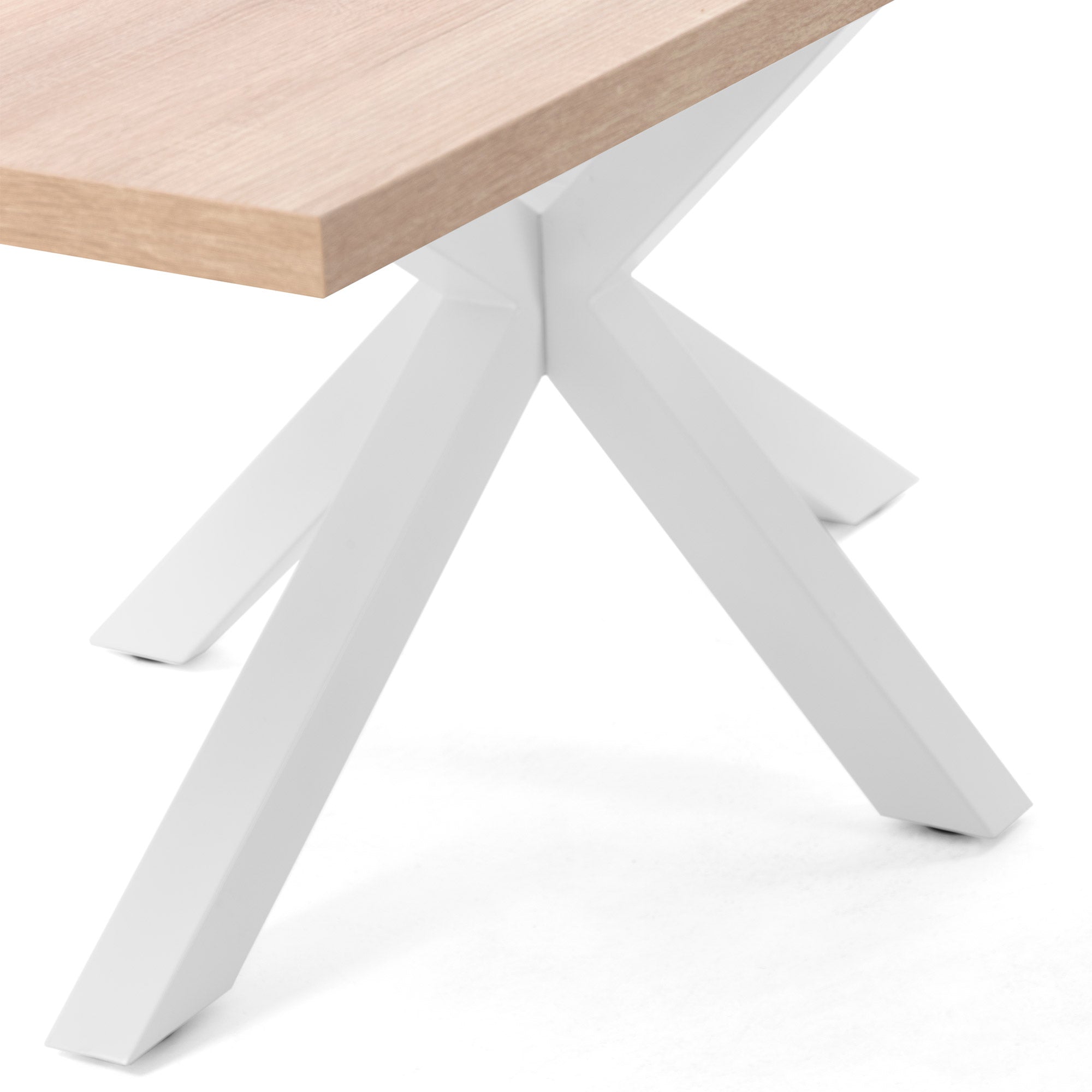 Stół ARGO drewniany z białą podstawą La Forma    Eye on Design