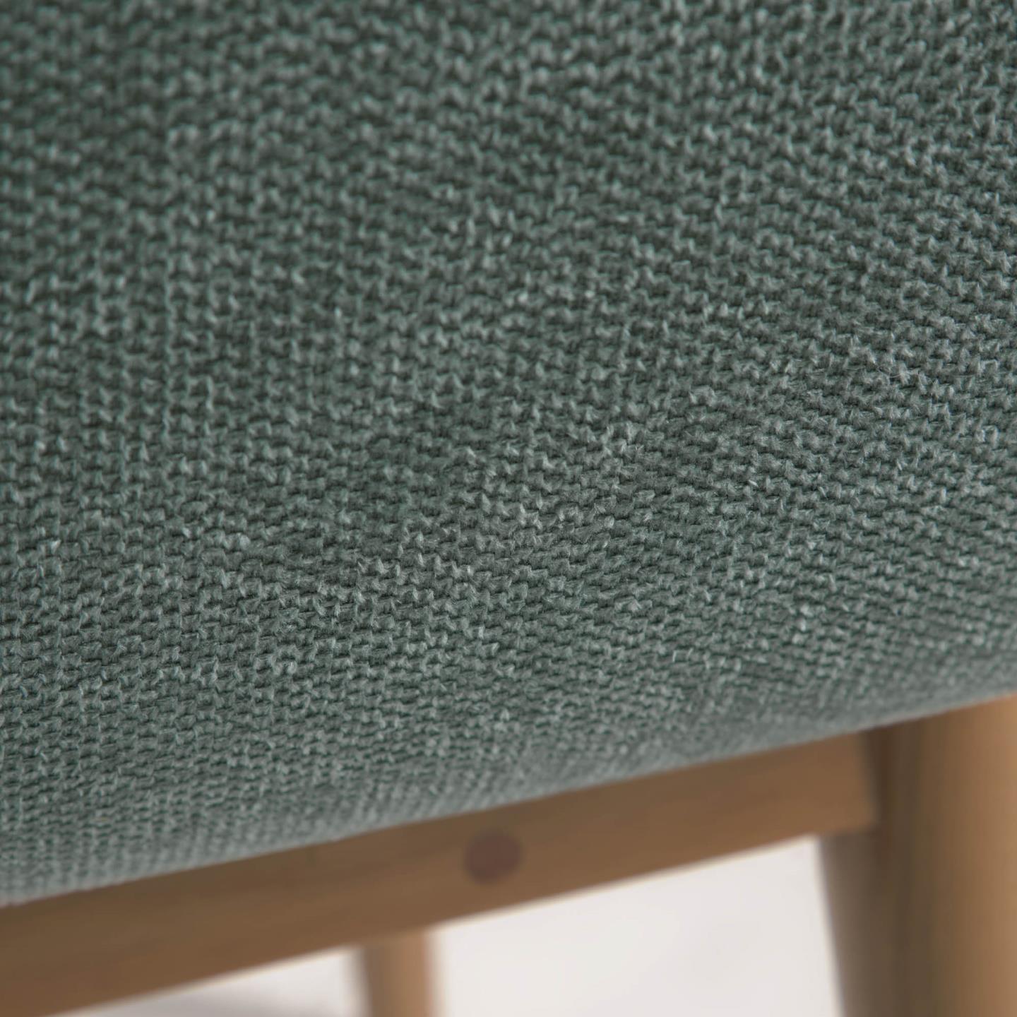 Krzesło w tkaninie szenilowej KONNA zielony z jesionową podstawą La Forma    Eye on Design