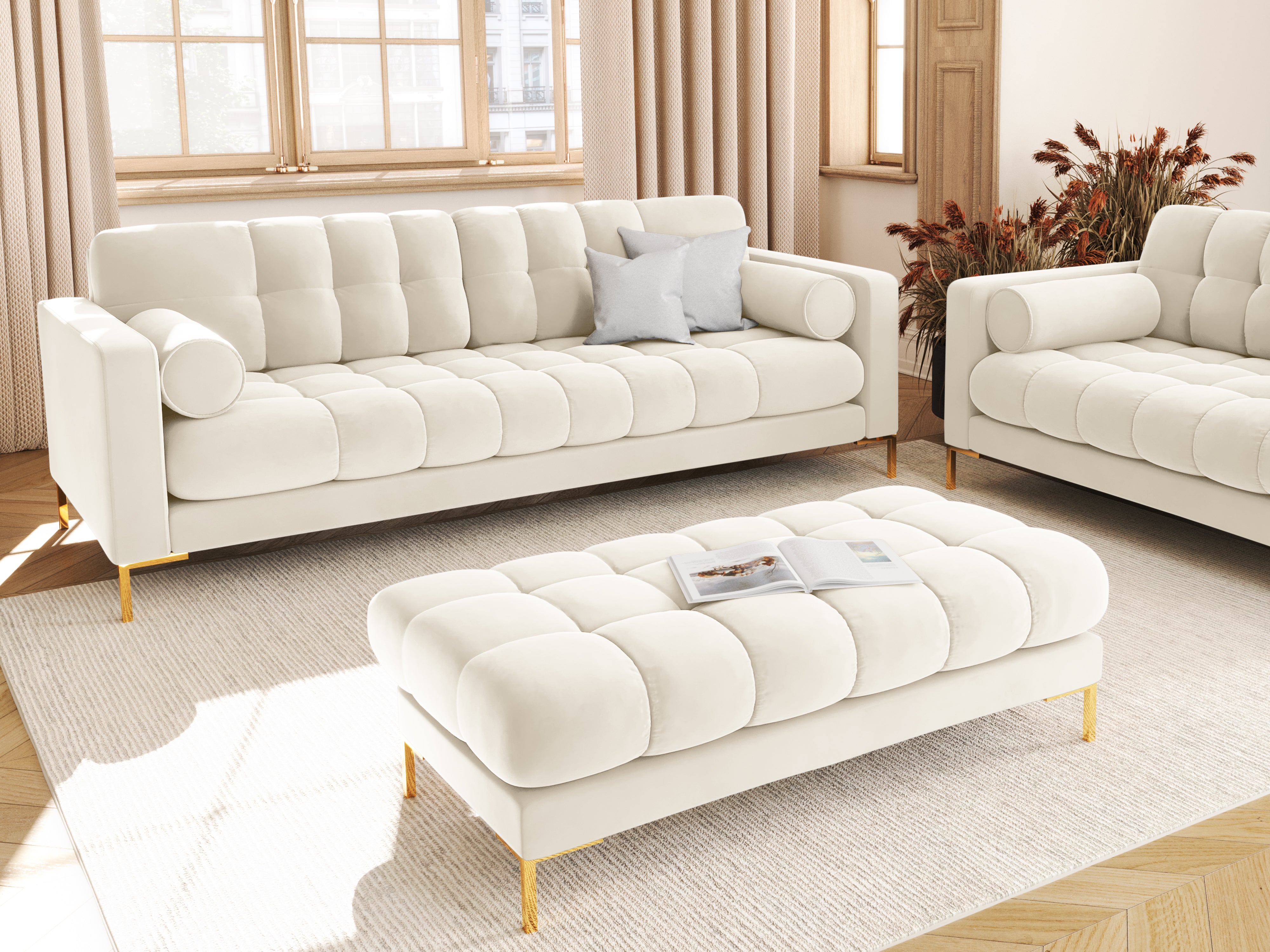 Sofa aksamitna 4-osobowa BALI jasnobeżowy ze złotą podstawą Cosmopolitan Design    Eye on Design