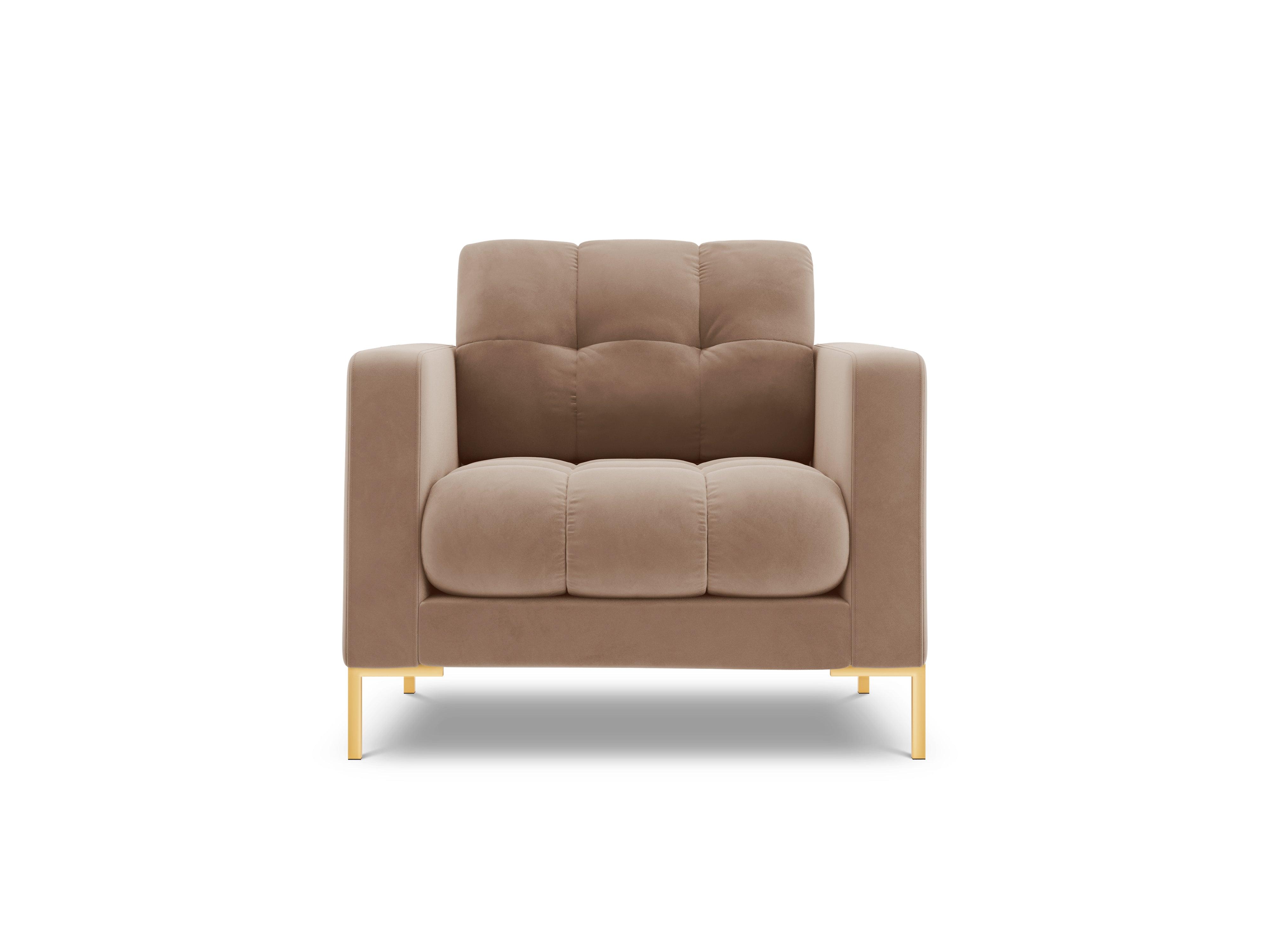 Fotel aksamitny BALI beżowy ze złotą podstawą Cosmopolitan Design    Eye on Design
