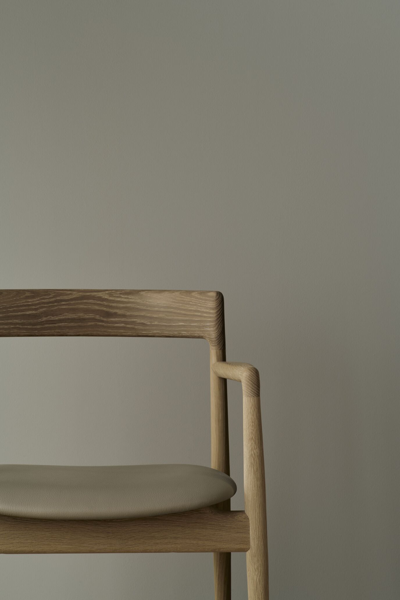 Calma chair dark oak wood